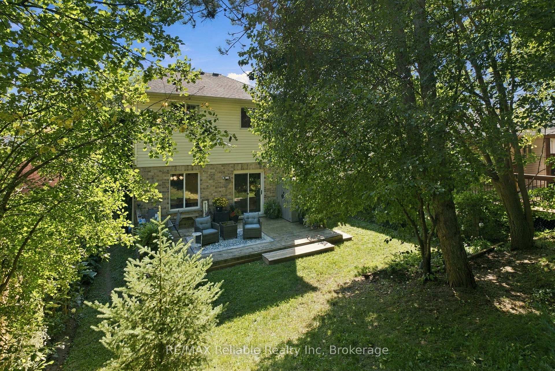 Photo 34 of 71 Meadowridge Road, London, North M — HOMEH