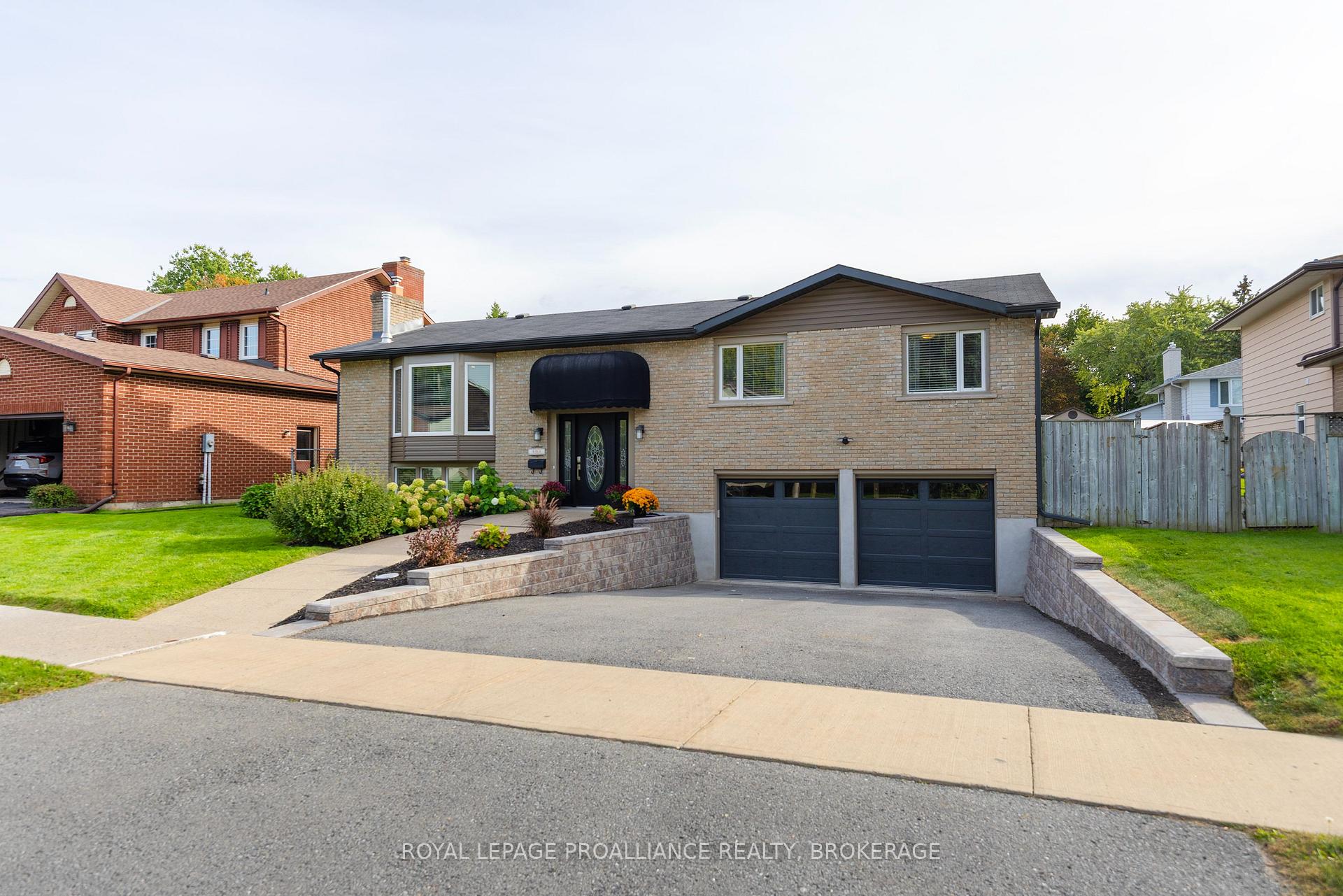Photo 2 of 503 Canterbury Crescent, Kingston, City SouthWest — HOMEH