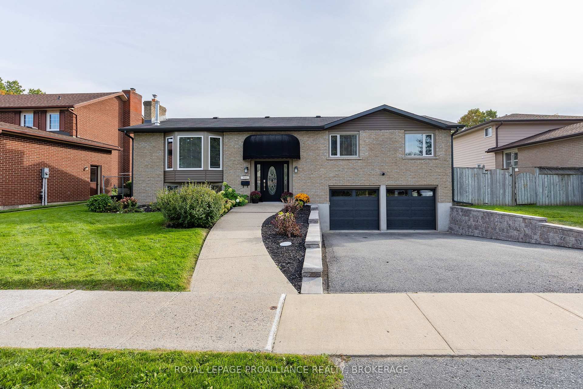 Photo 3 of 503 Canterbury Crescent, Kingston, City SouthWest — HOMEH
