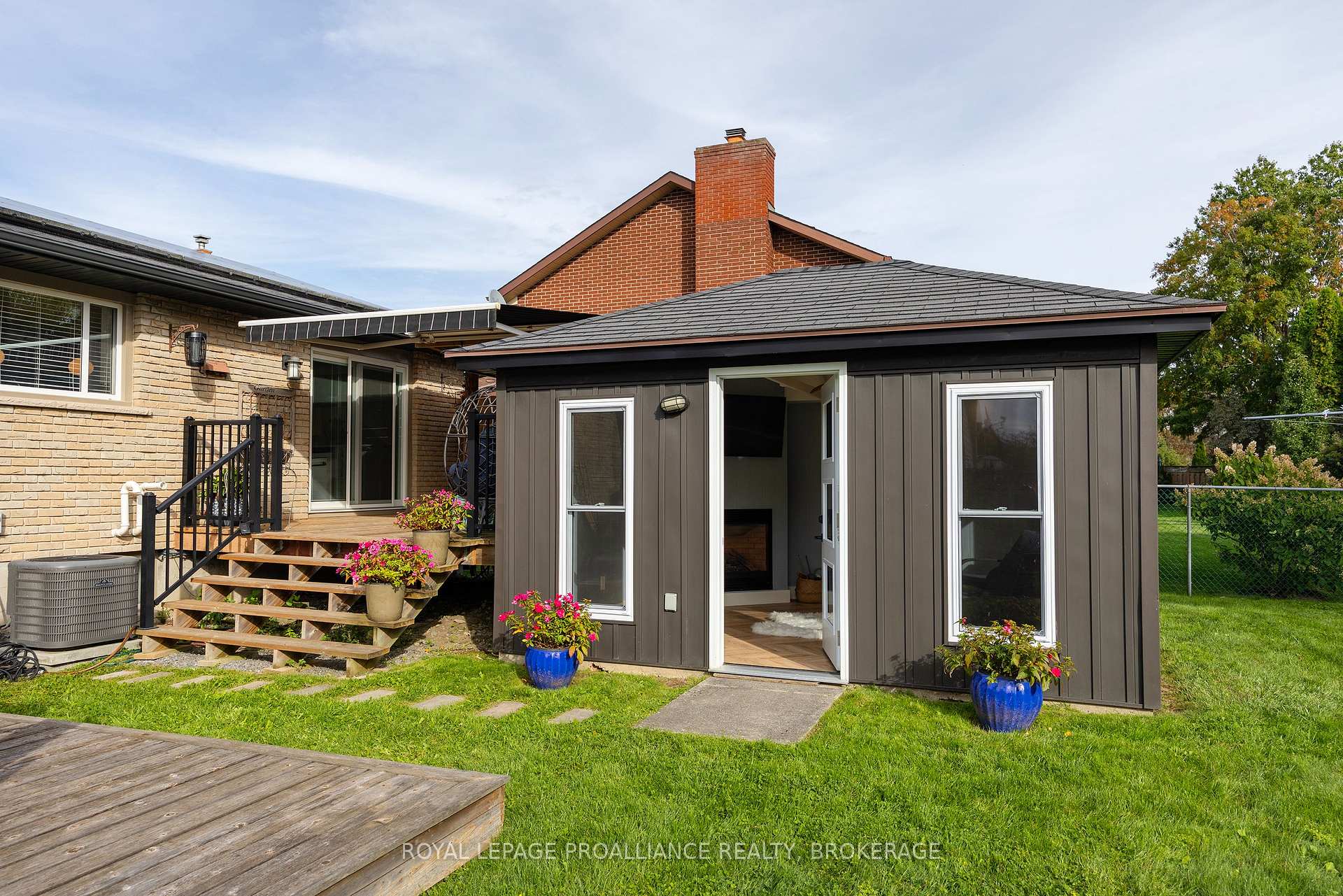 Photo 10 of 503 Canterbury Crescent, Kingston, City SouthWest — HOMEH