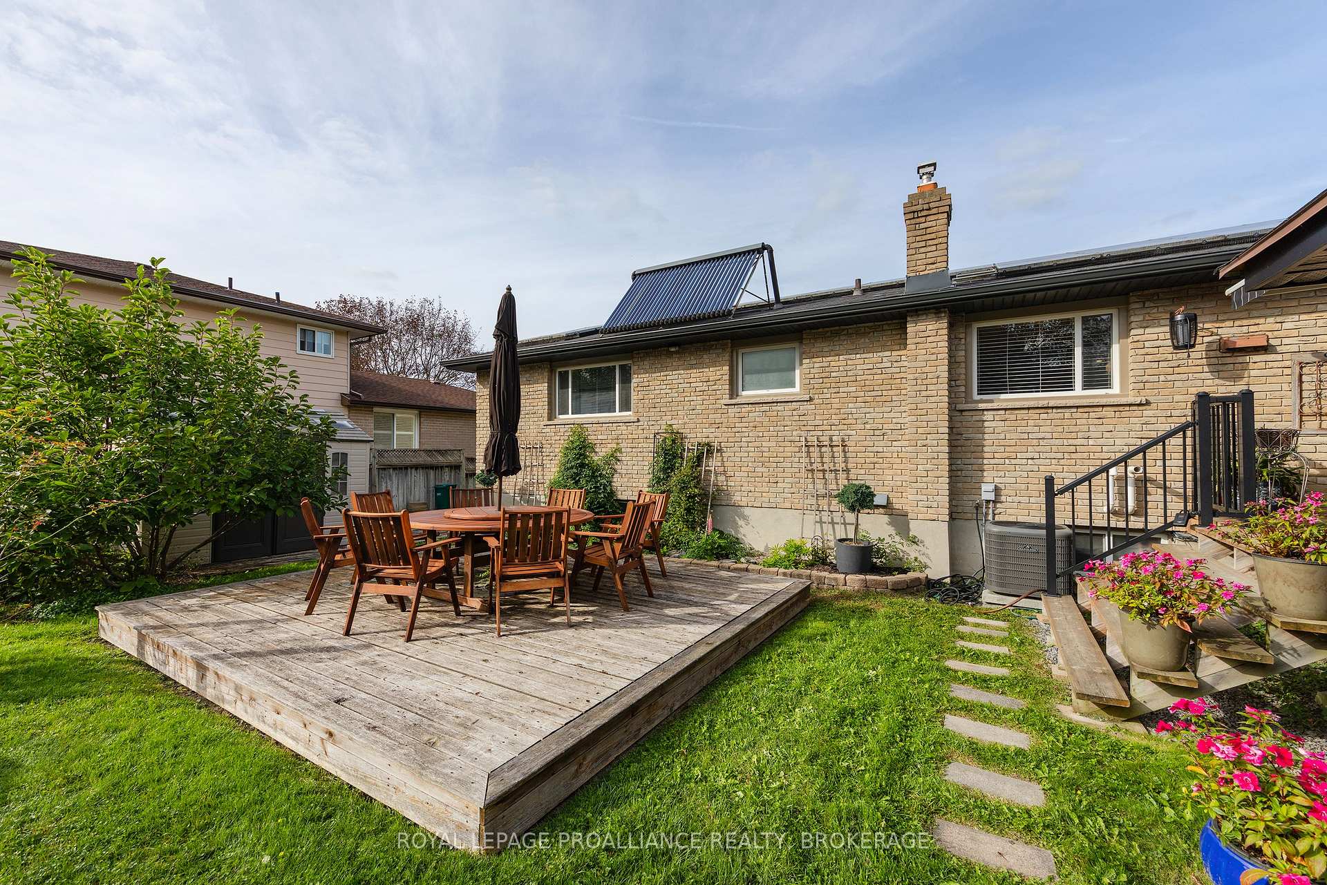 Photo 11 of 503 Canterbury Crescent, Kingston, City SouthWest — HOMEH