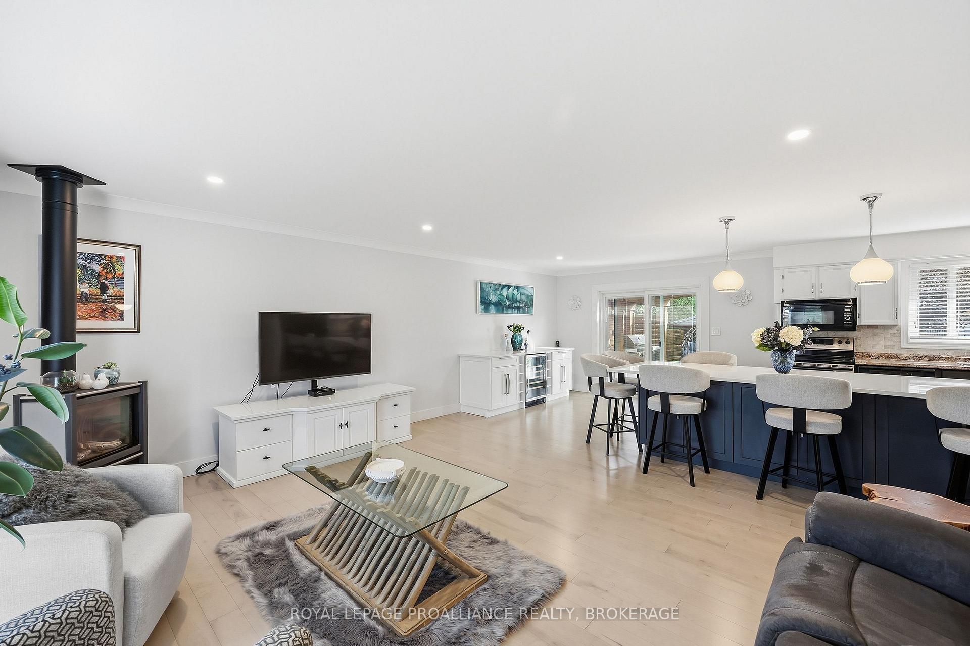 Photo 25 of 503 Canterbury Crescent, Kingston, City SouthWest — HOMEH
