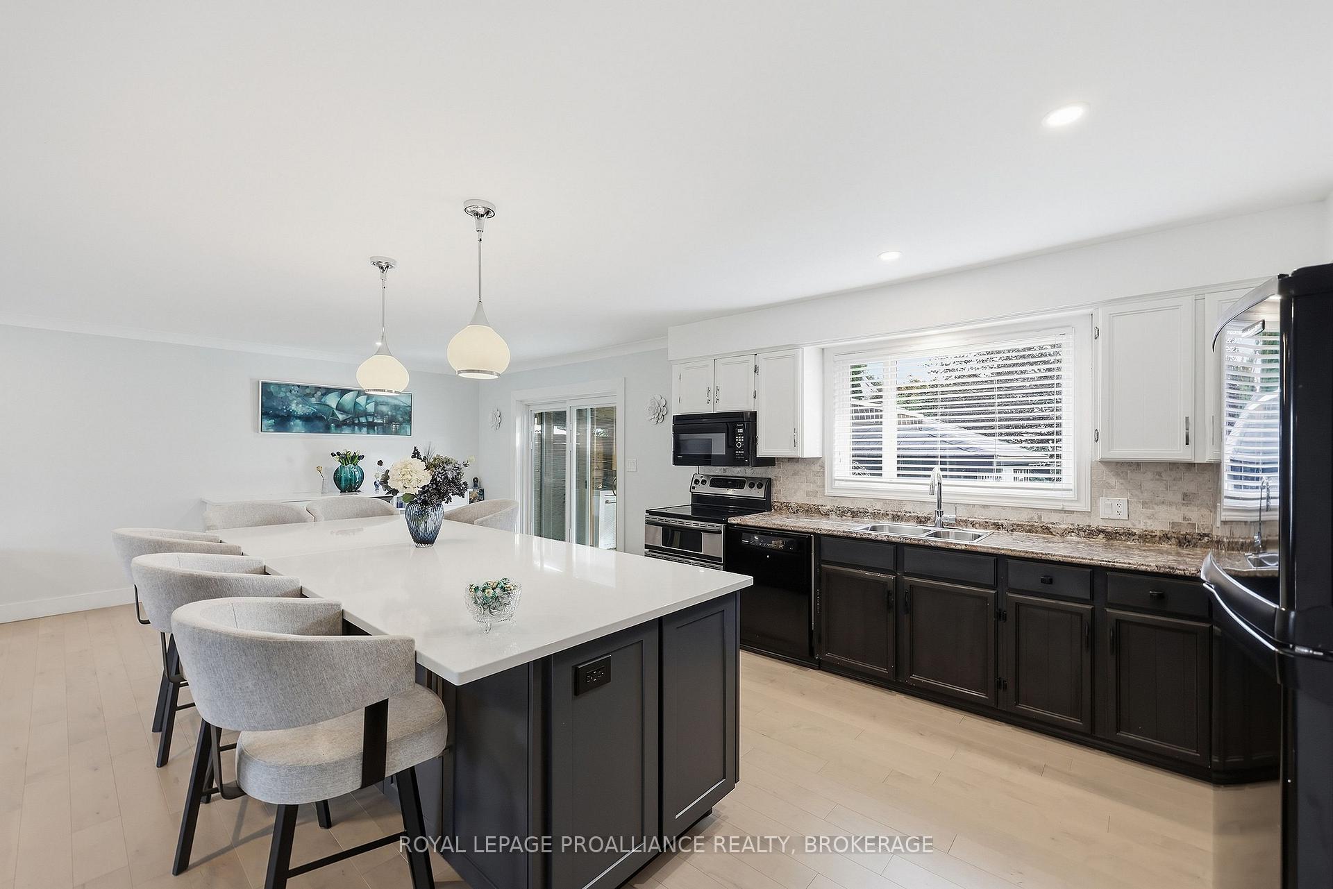 Photo 32 of 503 Canterbury Crescent, Kingston, City SouthWest — HOMEH