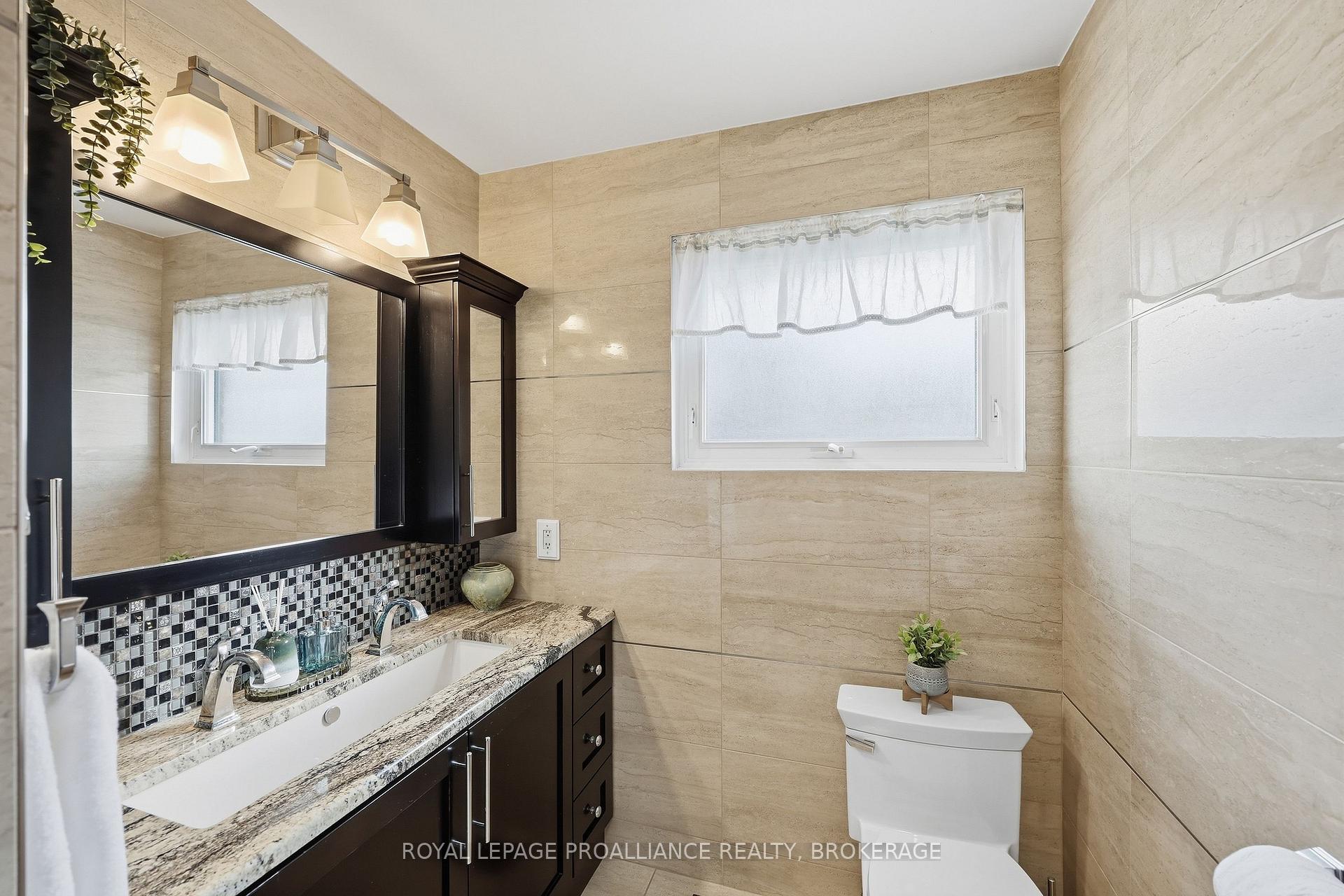 Photo 35 of 503 Canterbury Crescent, Kingston, City SouthWest — HOMEH