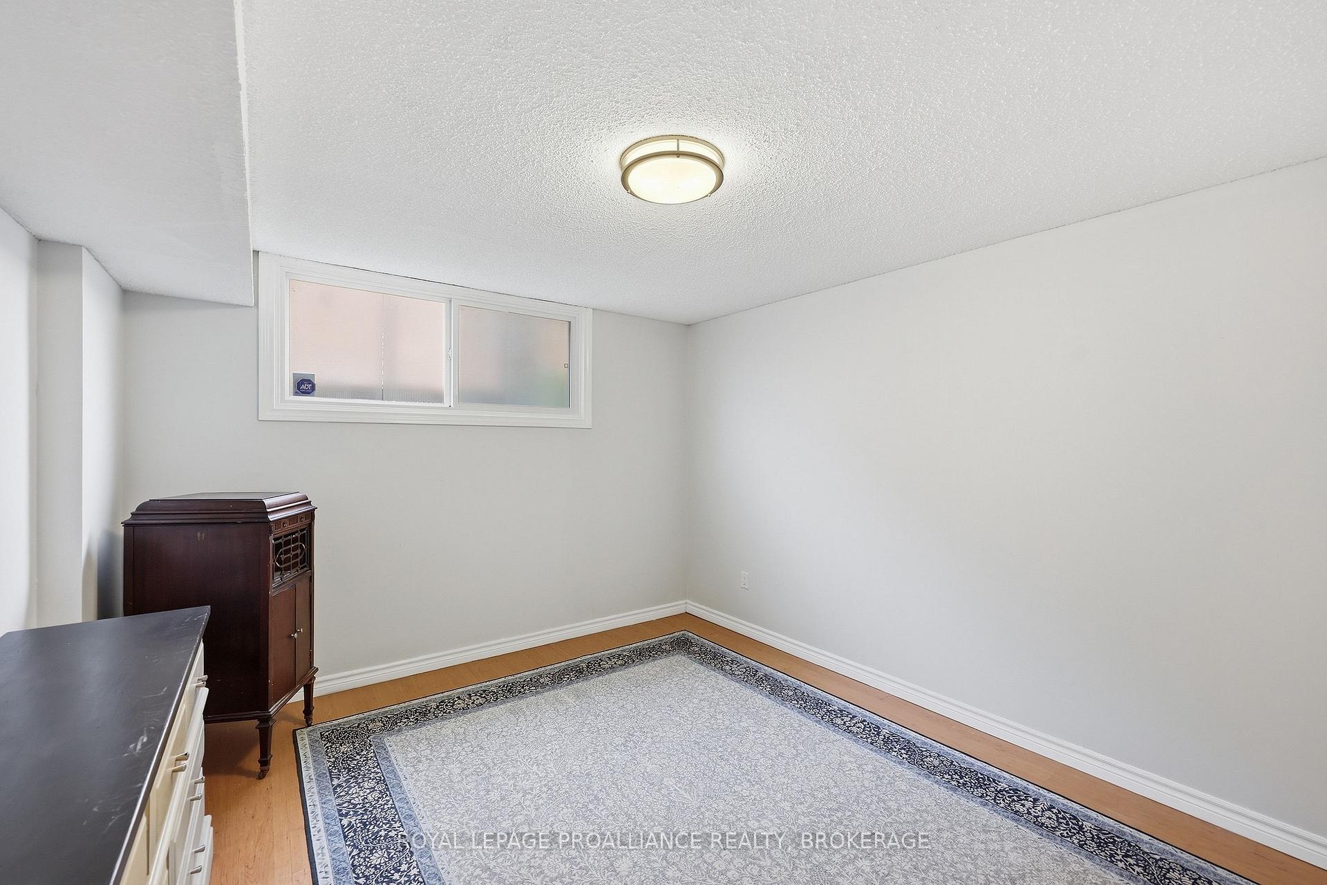Photo 45 of 503 Canterbury Crescent, Kingston, City SouthWest — HOMEH