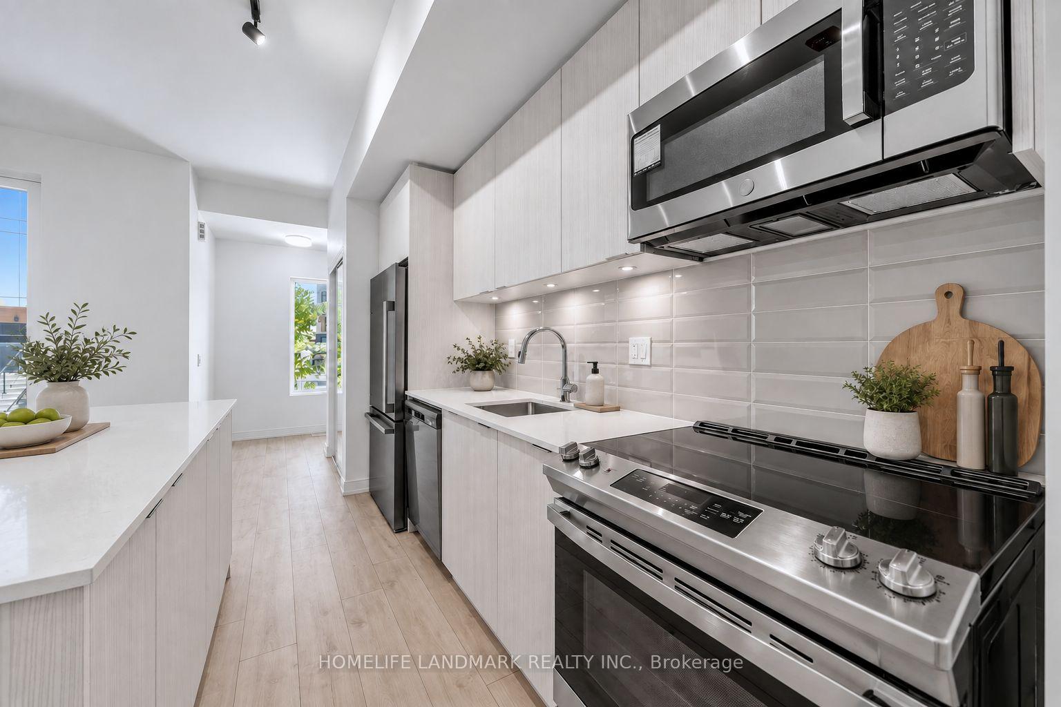 Photo 12 of Unit 5, 172 Clonmore Drive, Scarborough, Birchcliffe-Cliffside — HOMEH