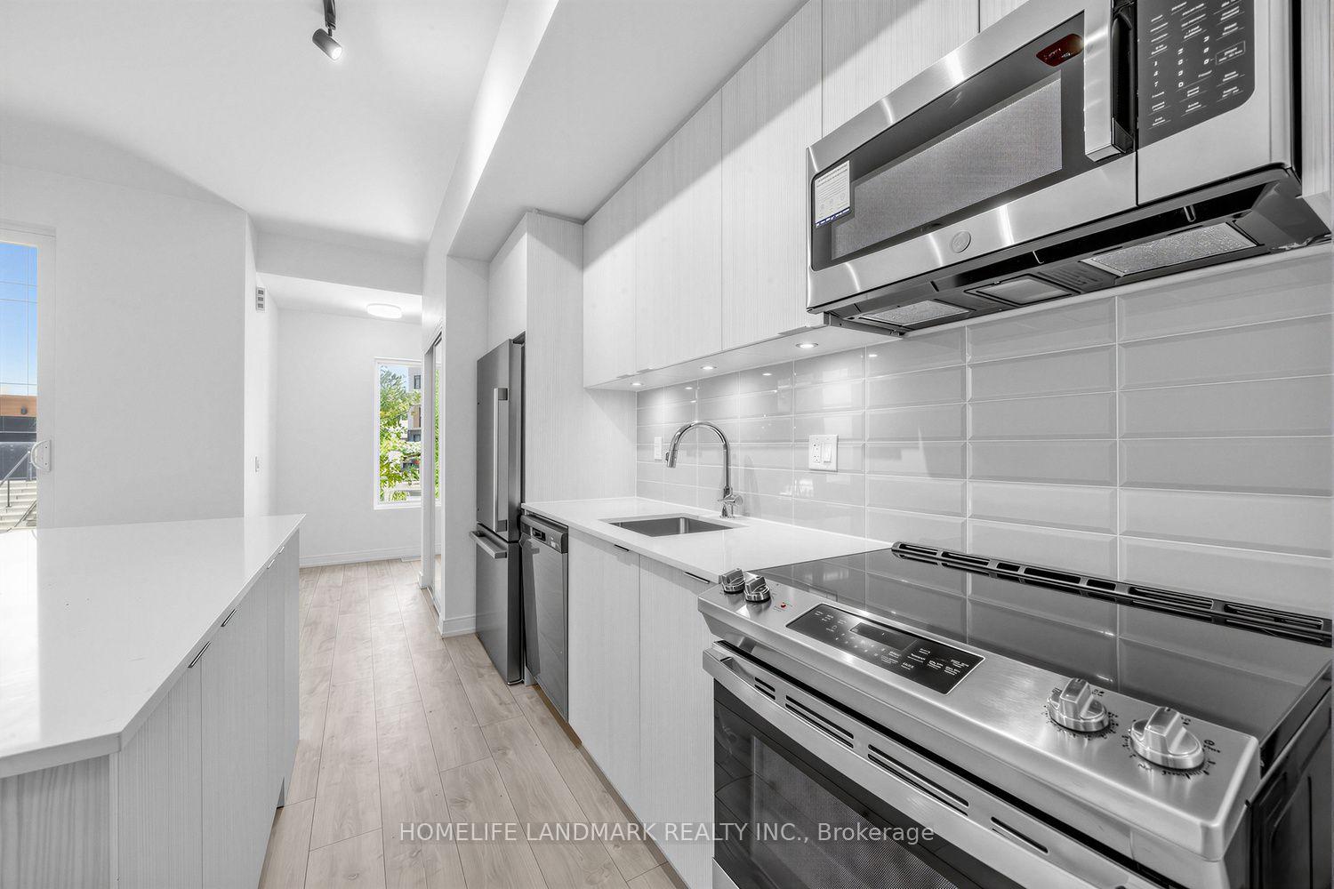 Photo 13 of Unit 5, 172 Clonmore Drive, Scarborough, Birchcliffe-Cliffside — HOMEH