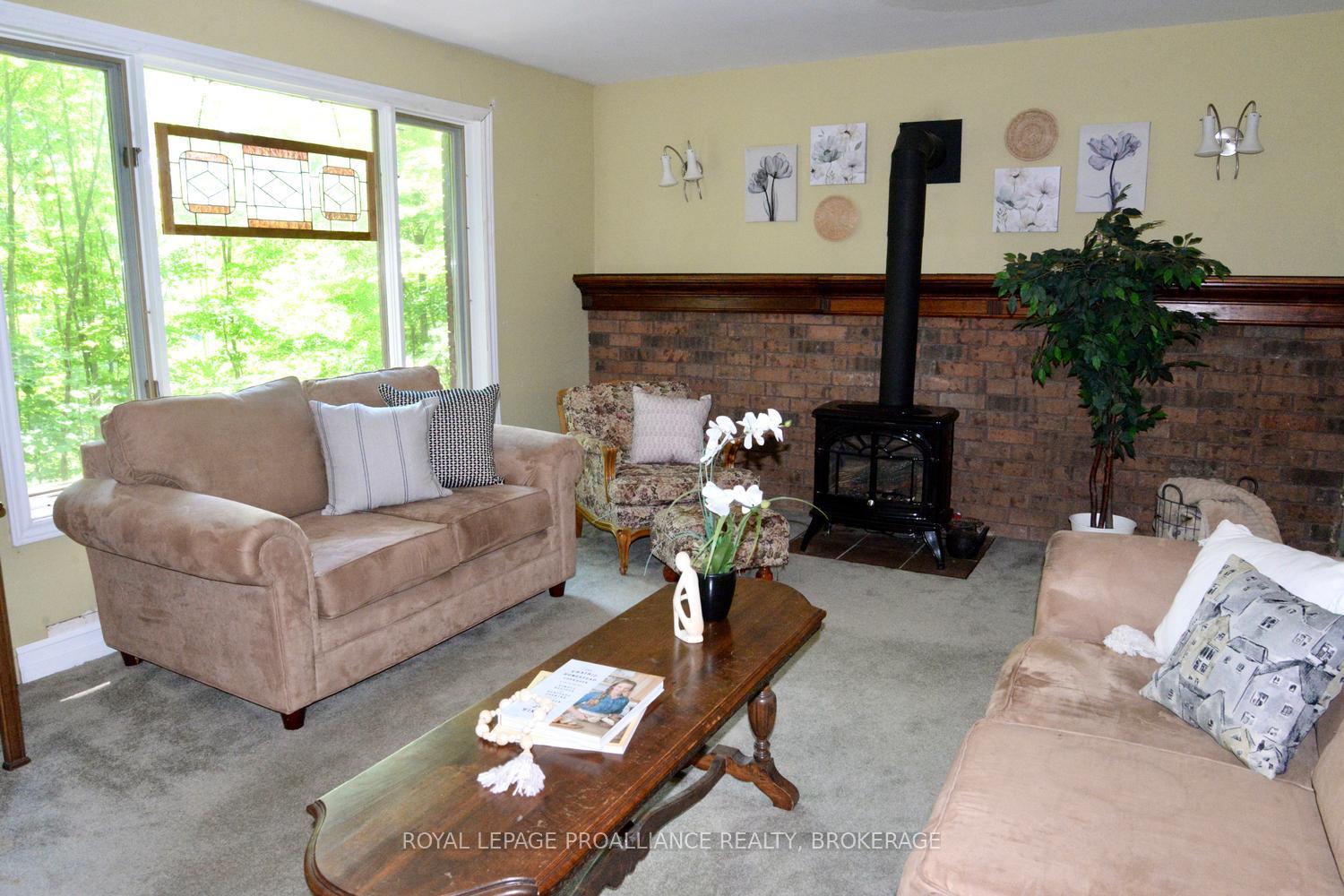 Photo 6 of 1852 MacAlpine Road, Kingston, City North of 401 — HOMEH
