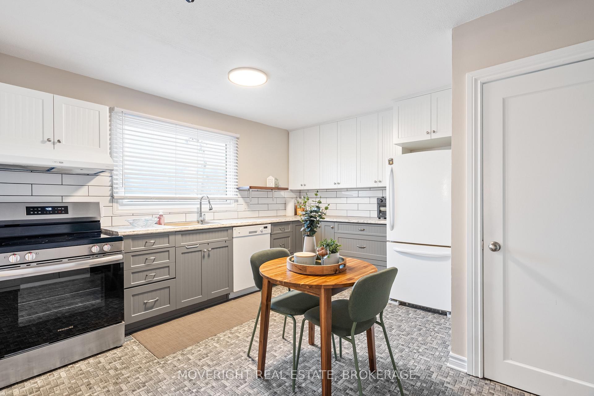 Photo 7 of 618 Lincoln Street, Welland, Lincoln/Crowland — HOMEH