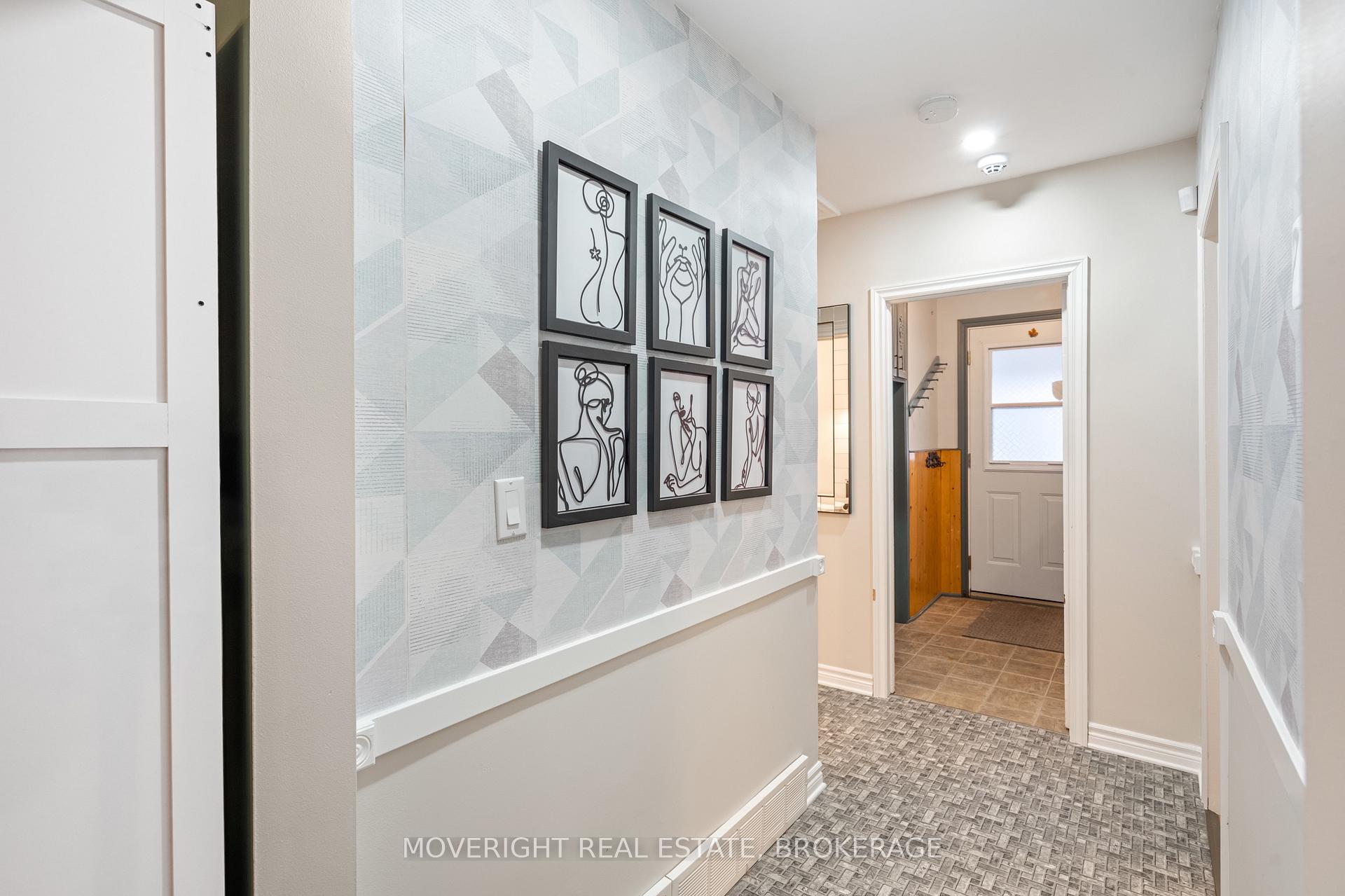 Photo 10 of 618 Lincoln Street, Welland, Lincoln/Crowland — HOMEH