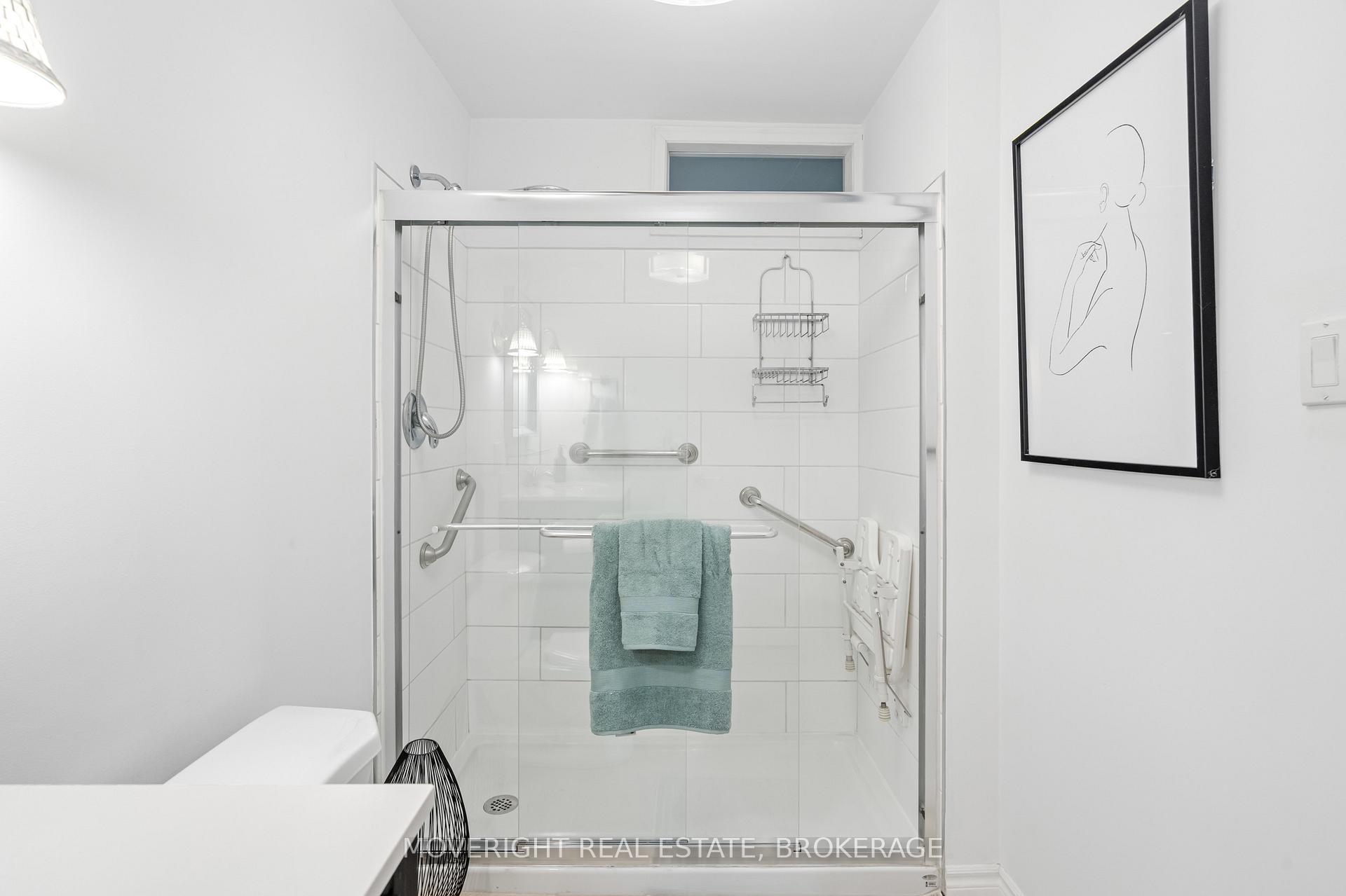 Photo 15 of 618 Lincoln Street, Welland, Lincoln/Crowland — HOMEH