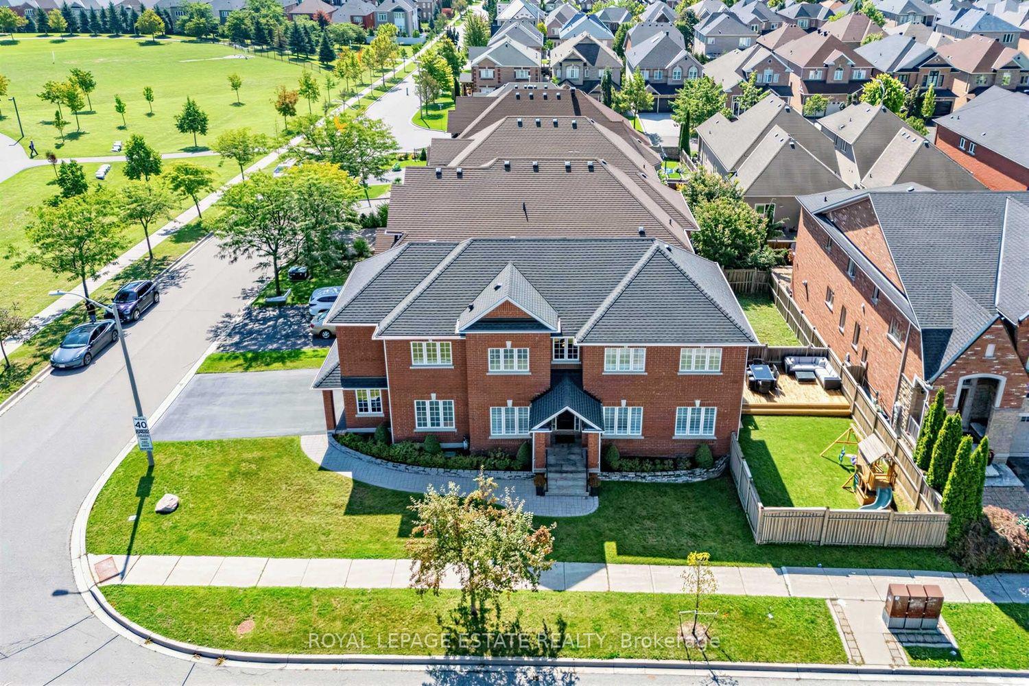 Photo 3 of 180 Jack Pine Road, Vaughan, Patterson — HOMEH
