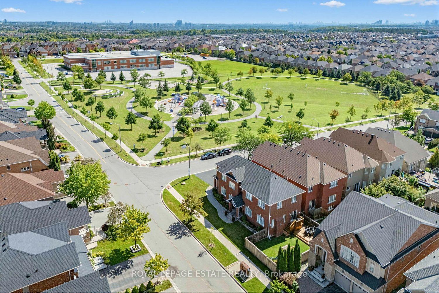 Photo 37 of 180 Jack Pine Road, Vaughan, Patterson — HOMEH