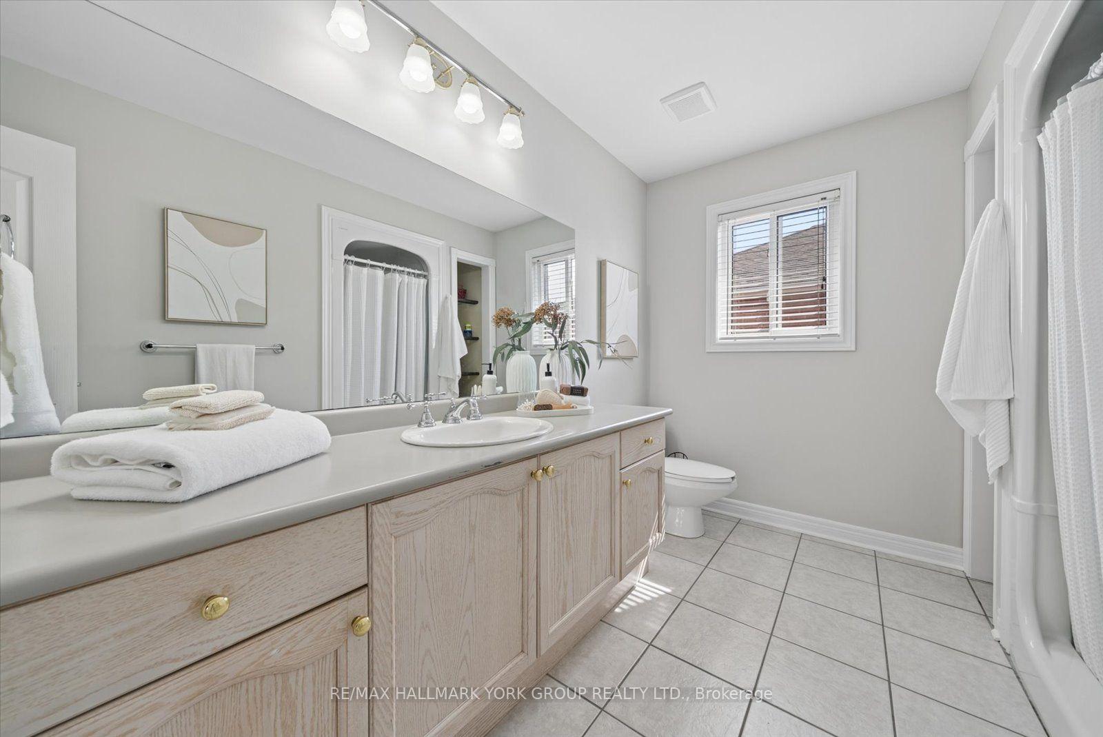 Photo 27 of 70 Bambi Crescent, Georgina, Keswick South — HOMEH