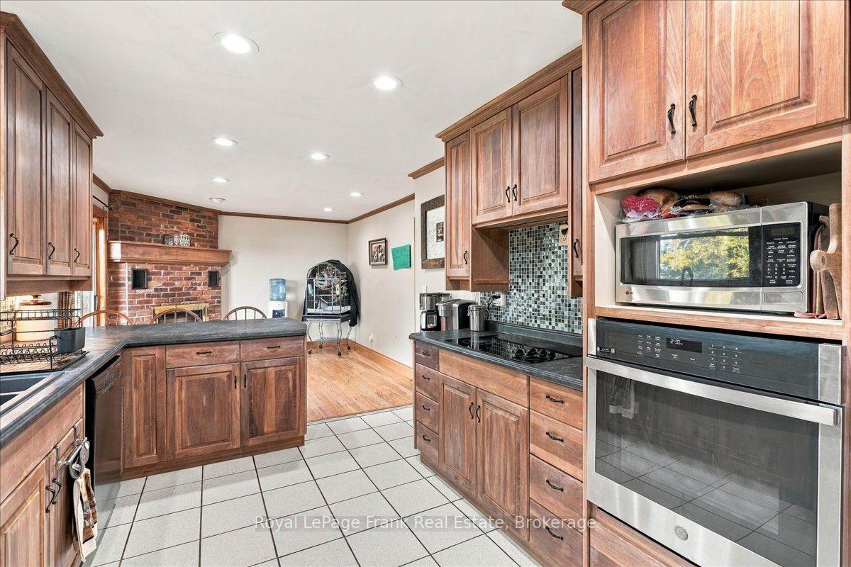 Photo 8 of 178 Roblin Road, Quinte West, Sidney Ward — HOMEH