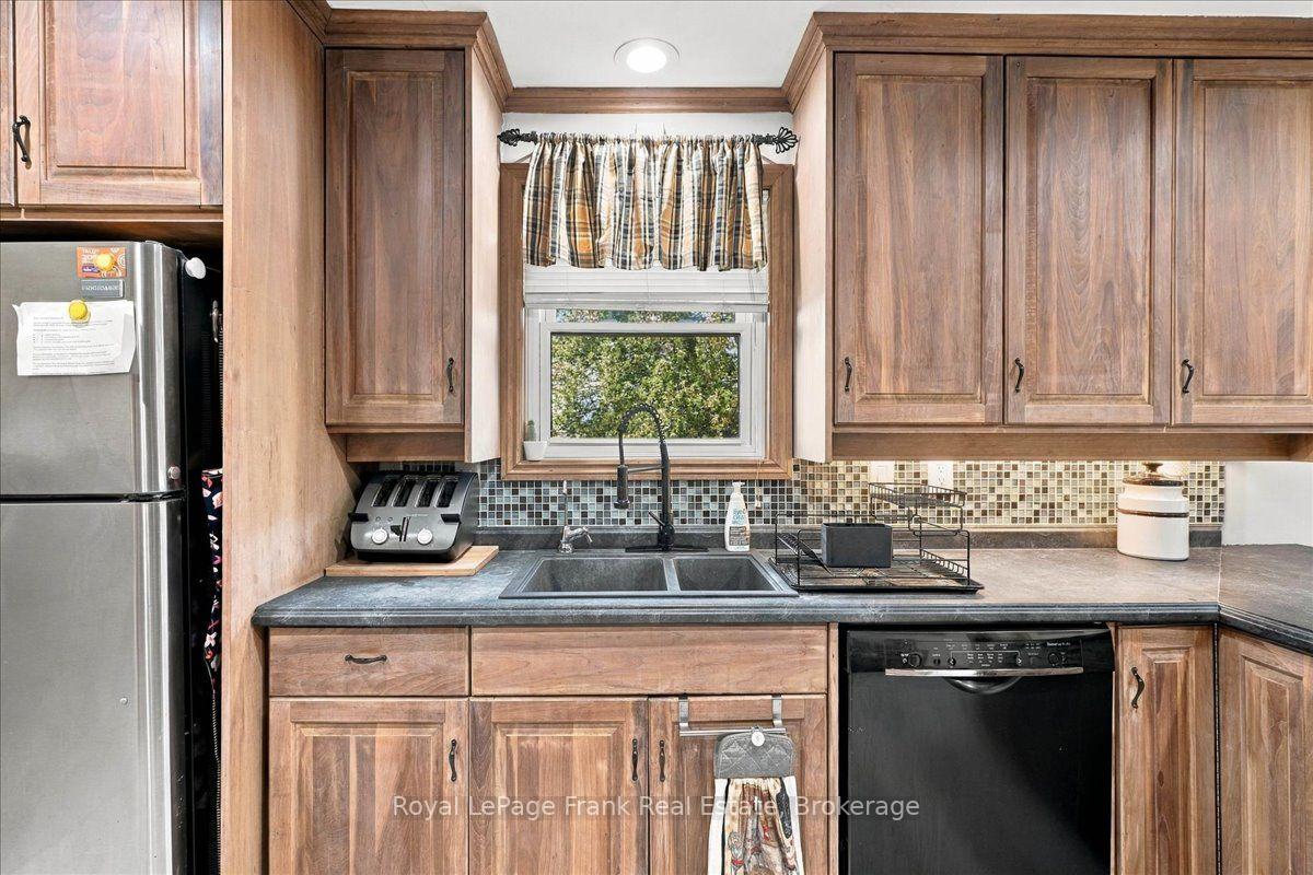 Photo 10 of 178 Roblin Road, Quinte West, Sidney Ward — HOMEH