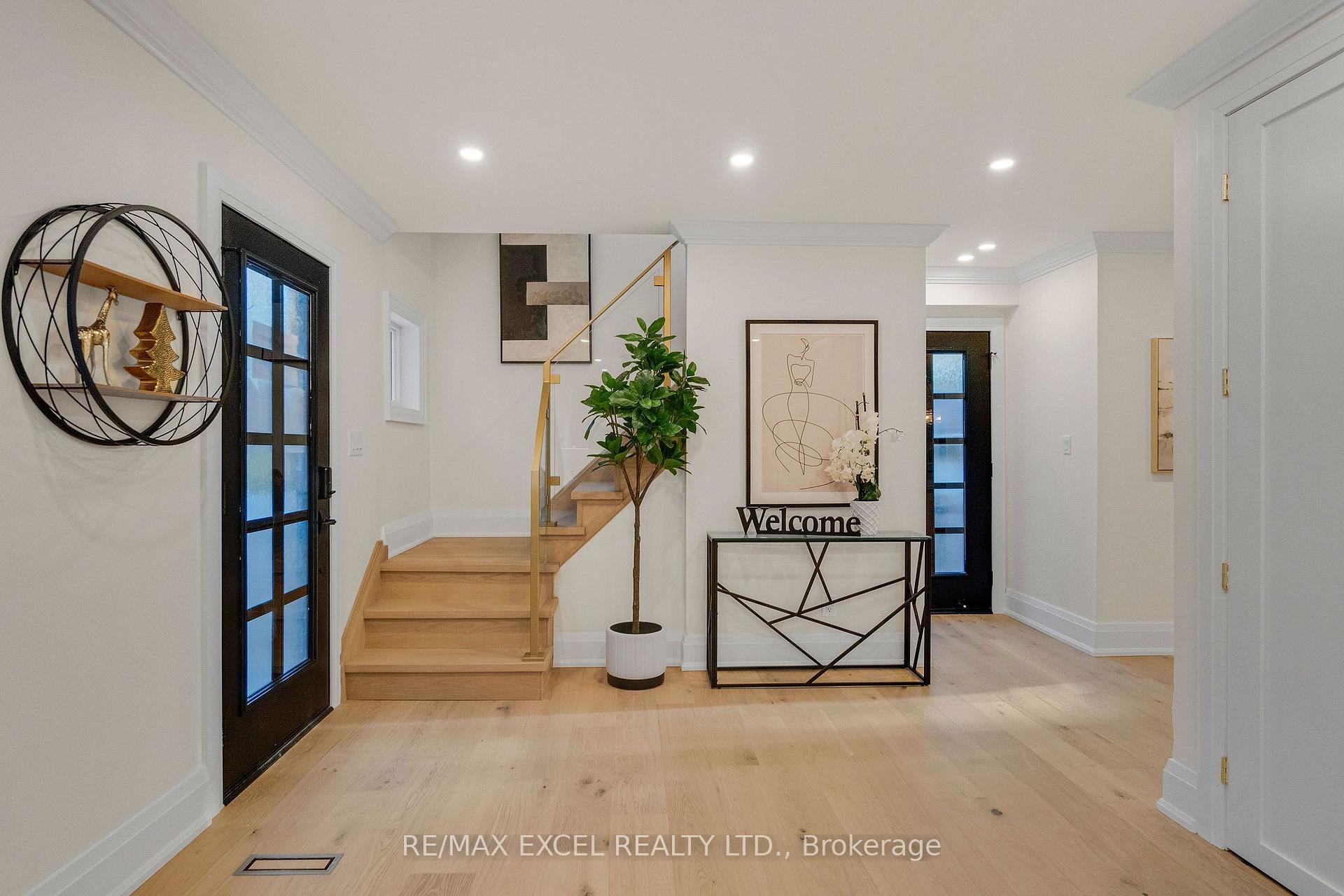 Photo 16 of 599 Conacher Drive, North York, Newtonbrook East — HOMEH