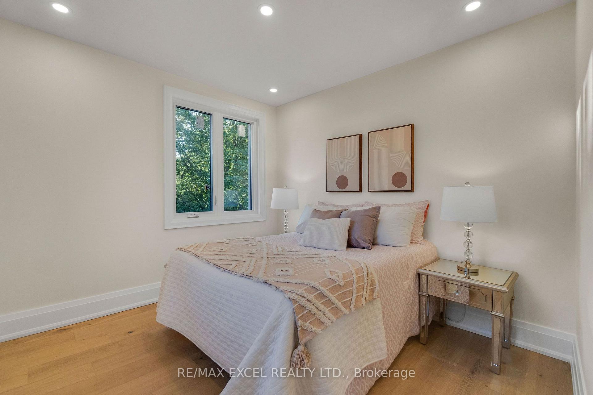 Photo 18 of 599 Conacher Drive, North York, Newtonbrook East — HOMEH