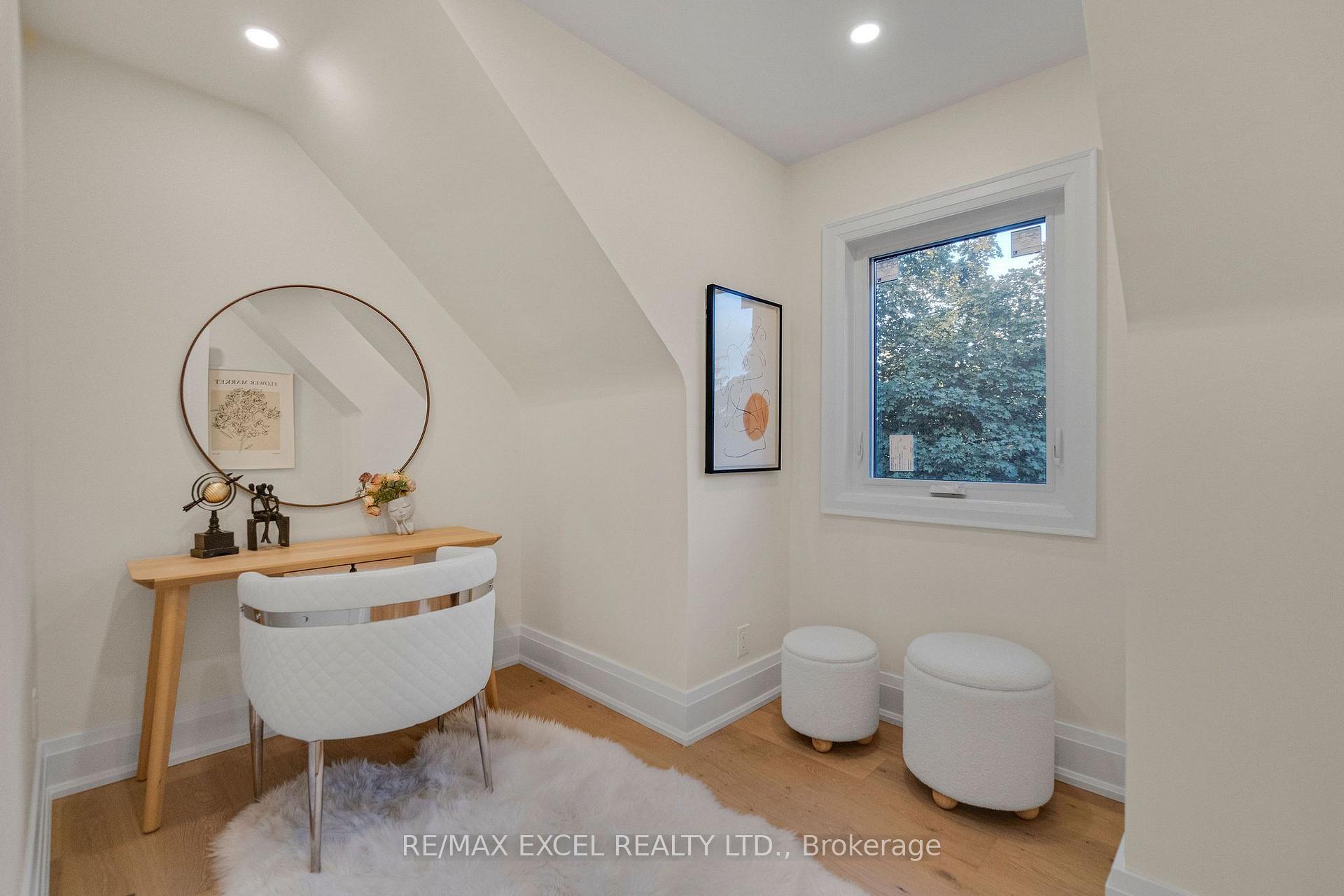 Photo 19 of 599 Conacher Drive, North York, Newtonbrook East — HOMEH