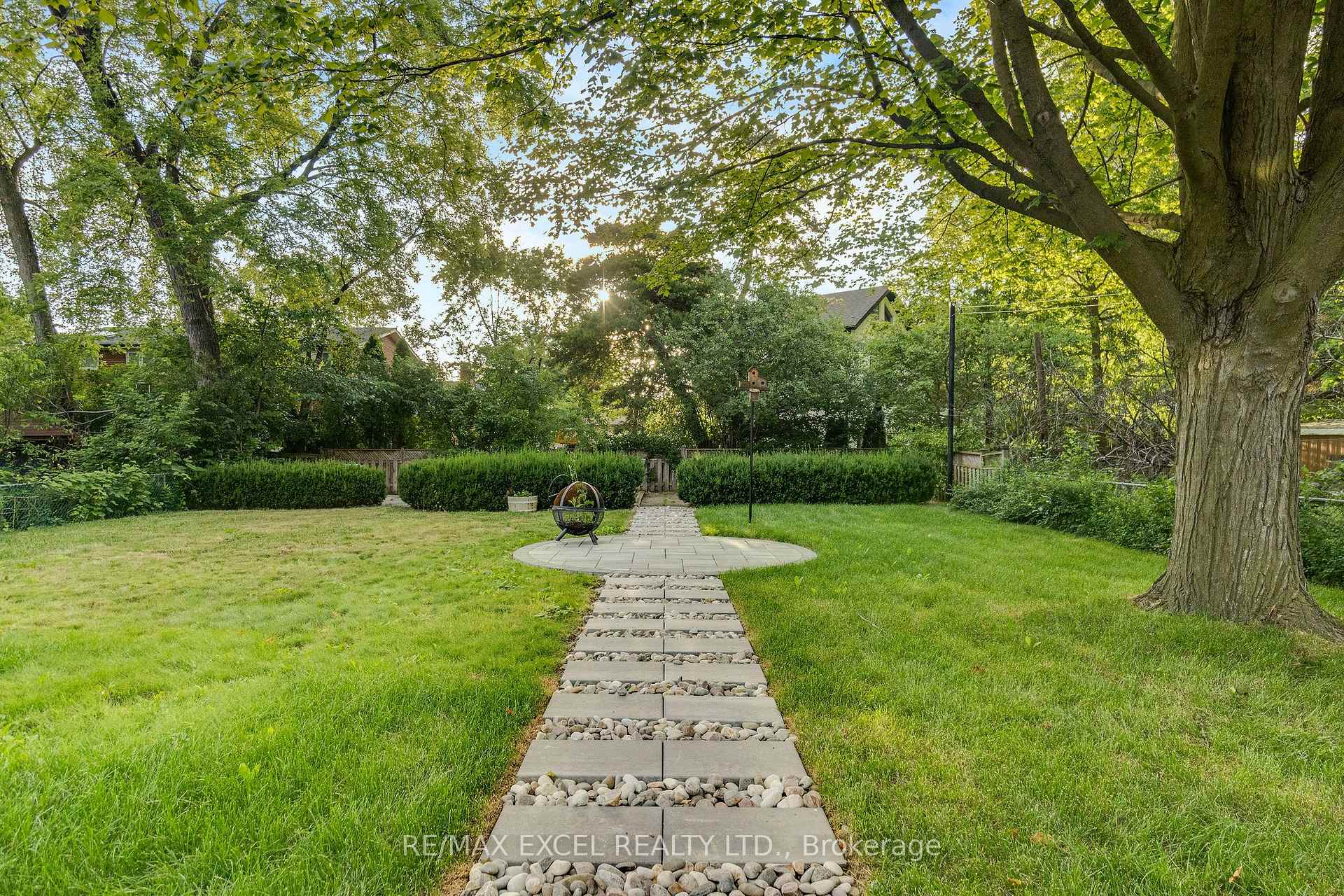Photo 41 of 599 Conacher Drive, North York, Newtonbrook East — HOMEH