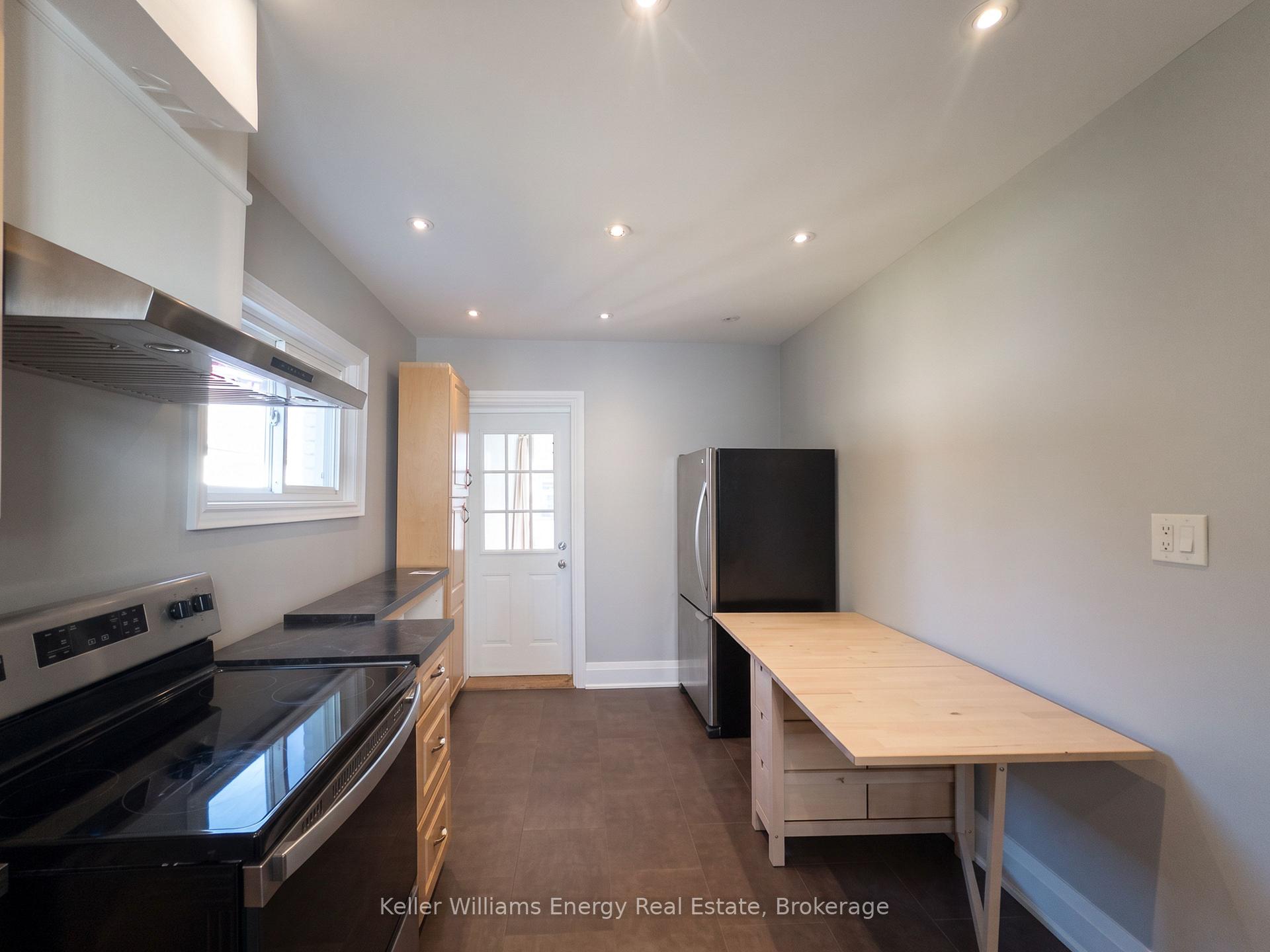 Photo 5 of 204 Gibb Street, Oshawa, Vanier — HOMEH
