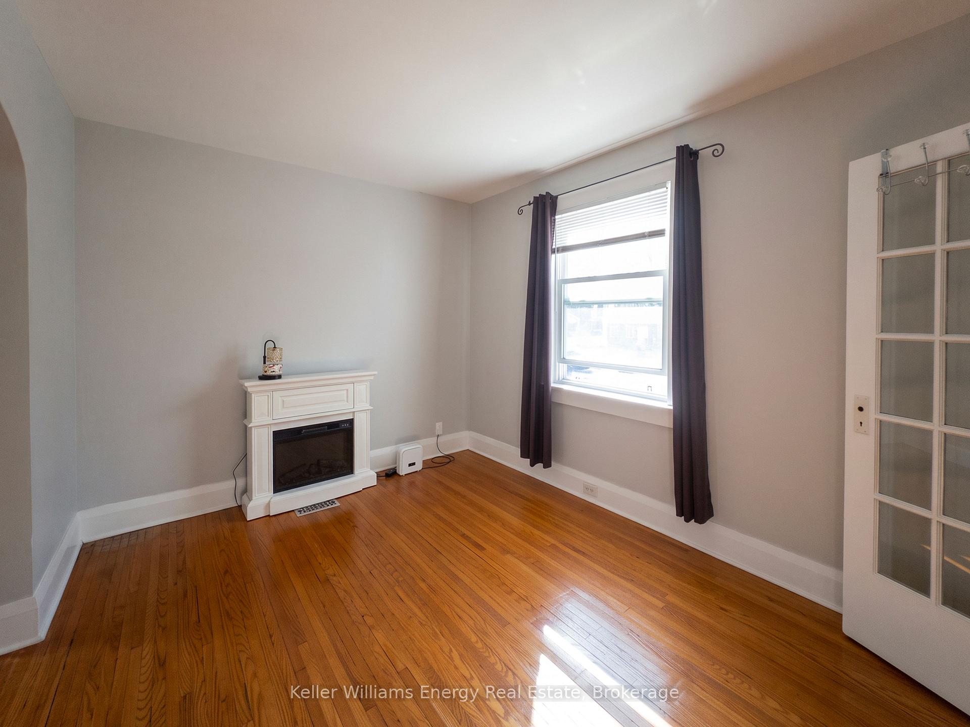 Photo 8 of 204 Gibb Street, Oshawa, Vanier — HOMEH