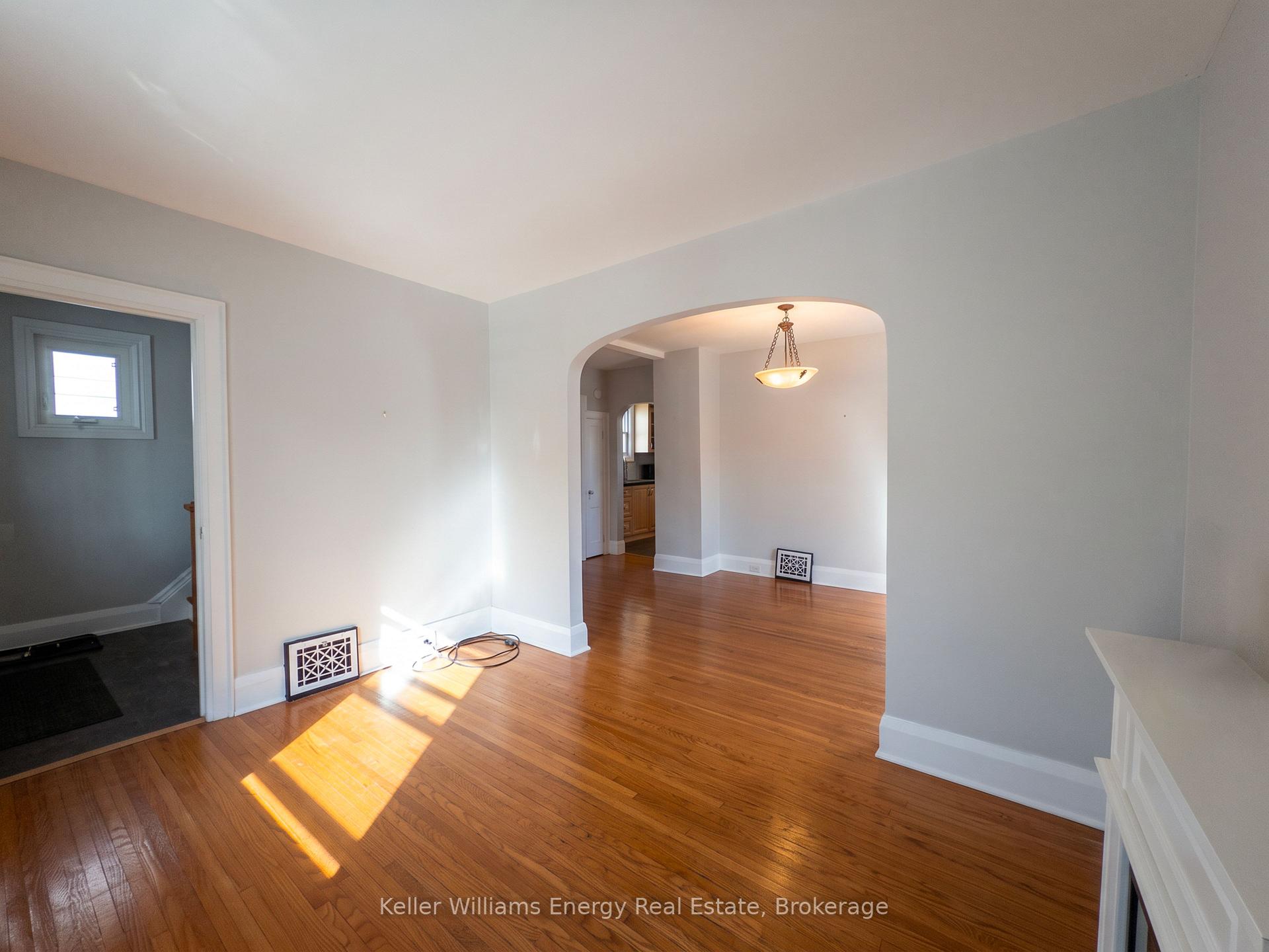 Photo 9 of 204 Gibb Street, Oshawa, Vanier — HOMEH
