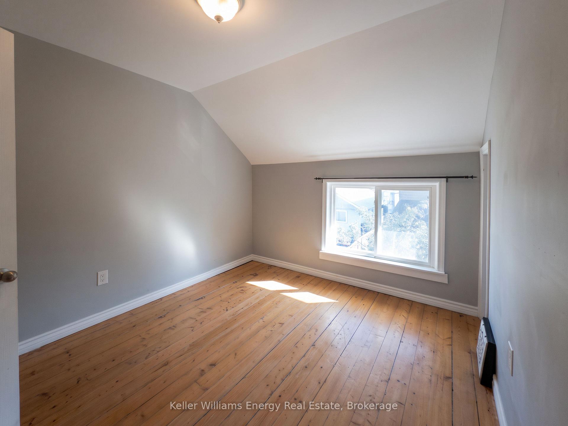 Photo 16 of 204 Gibb Street, Oshawa, Vanier — HOMEH