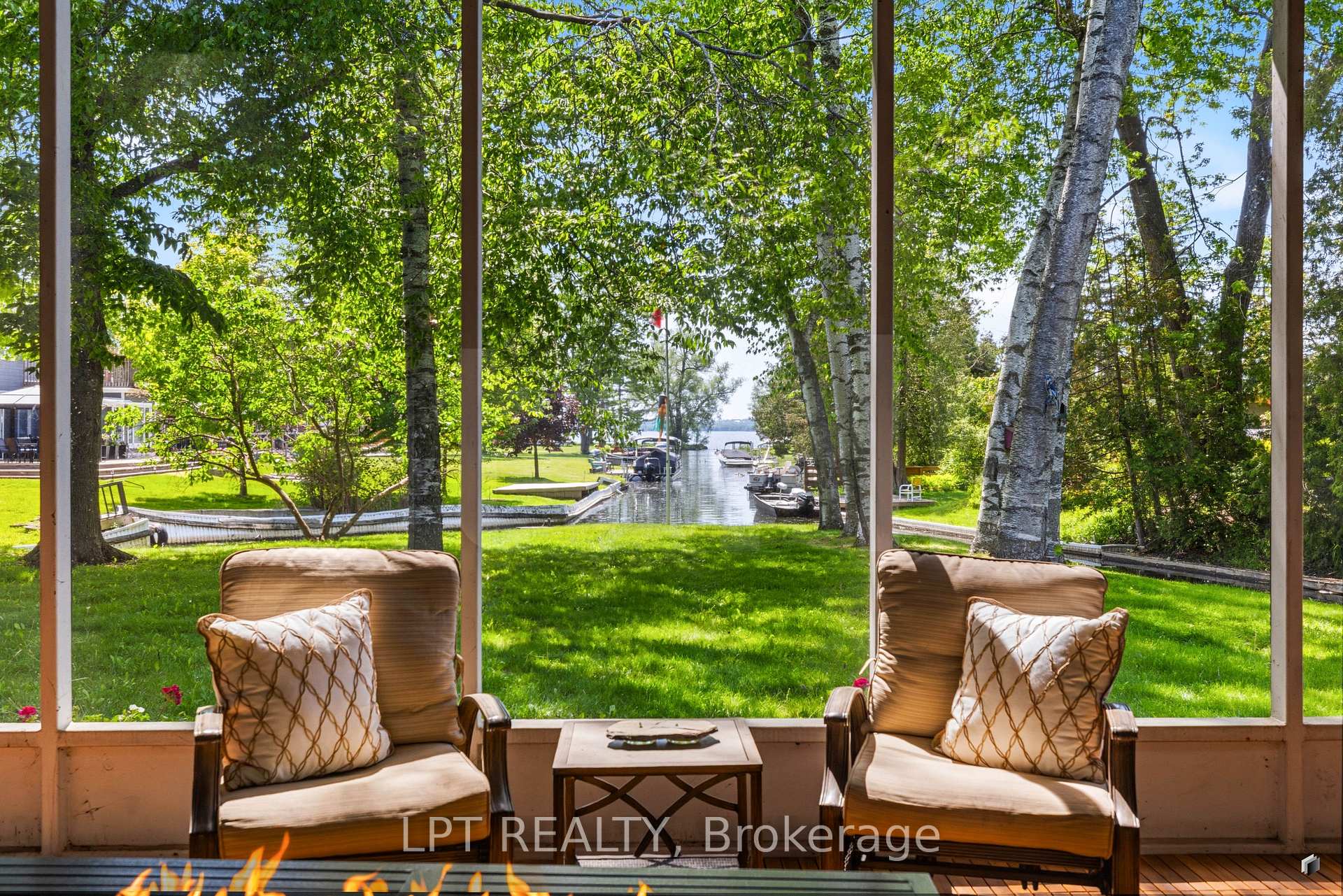 Photo 2 of 204 The Queensway, Georgina, Keswick South — HOMEH