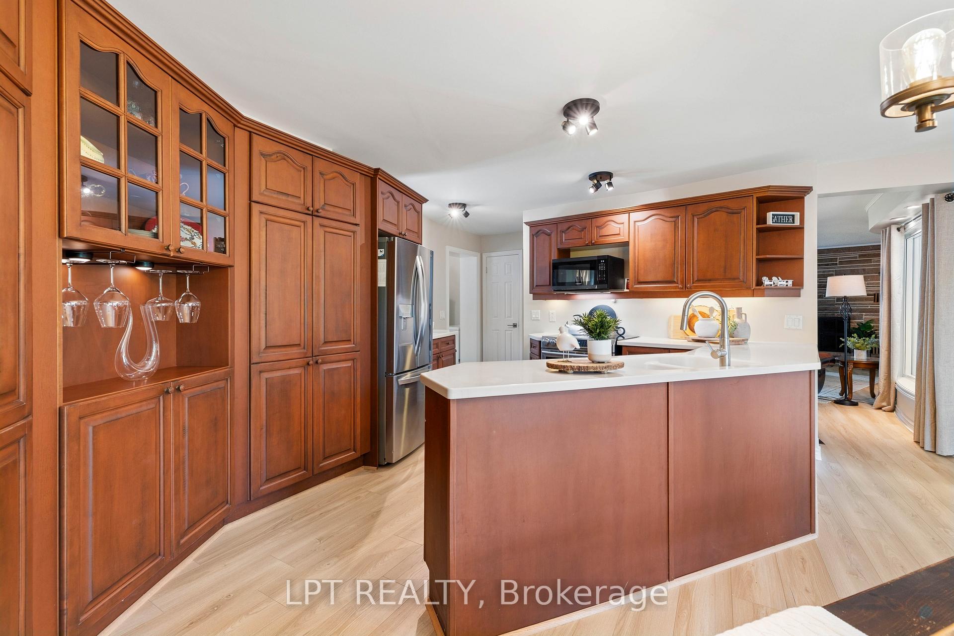 Photo 11 of 204 The Queensway, Georgina, Keswick South — HOMEH