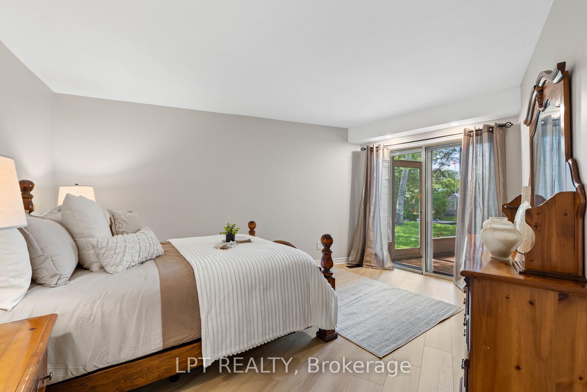 Photo 28 of 204 The Queensway, Georgina, Keswick South — HOMEH