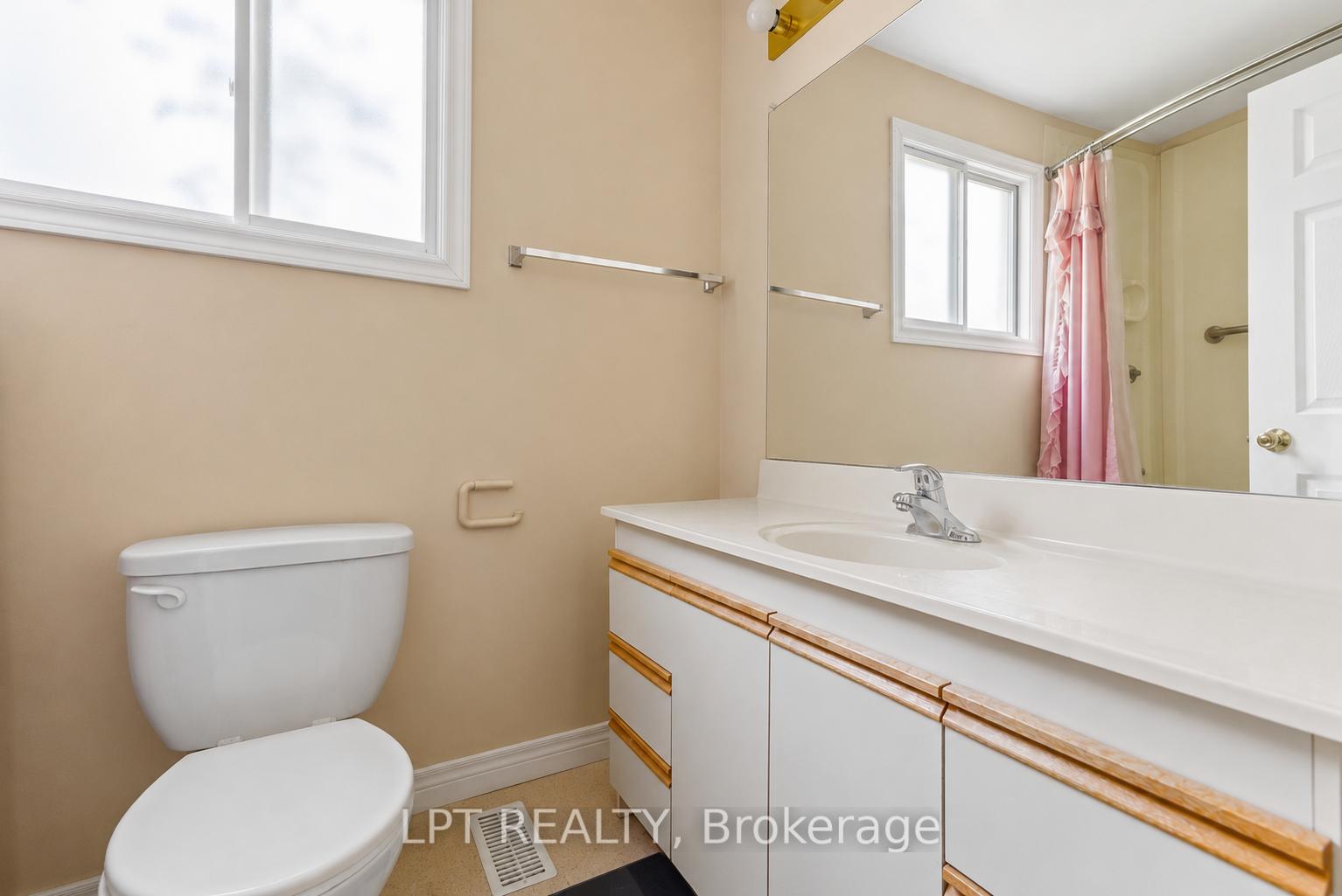Photo 39 of 204 The Queensway, Georgina, Keswick South — HOMEH