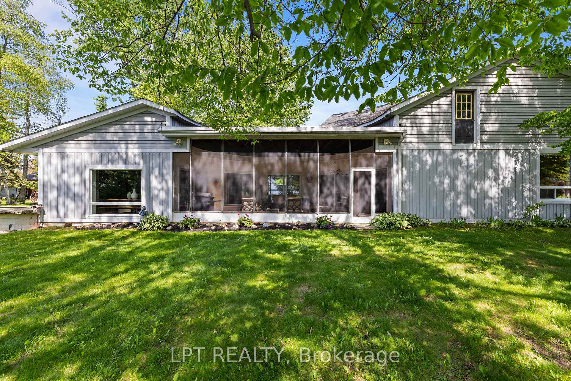 Photo 41 of 204 The Queensway, Georgina, Keswick South — HOMEH