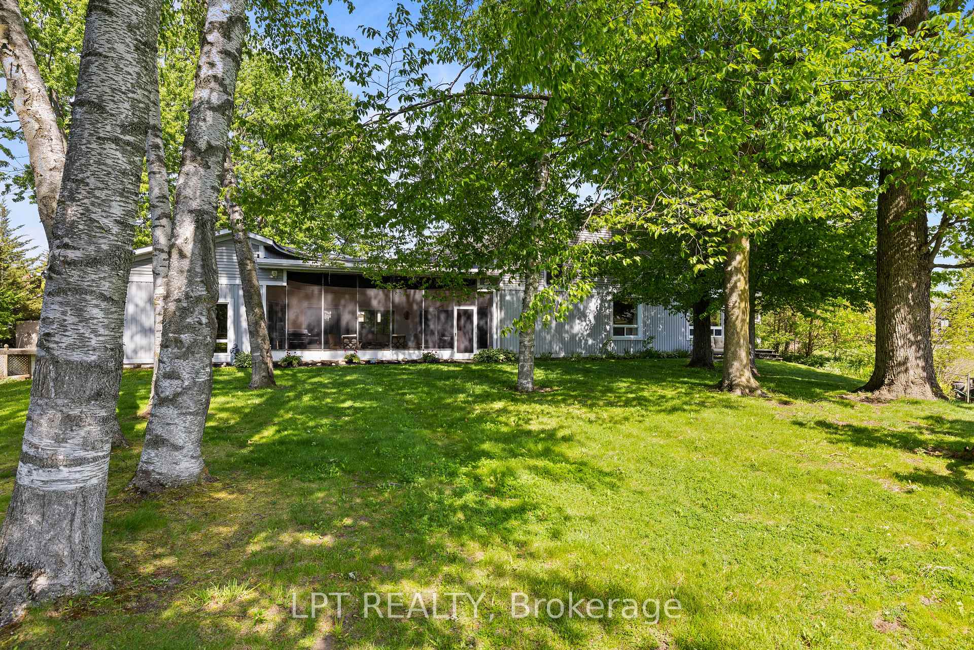Photo 42 of 204 The Queensway, Georgina, Keswick South — HOMEH
