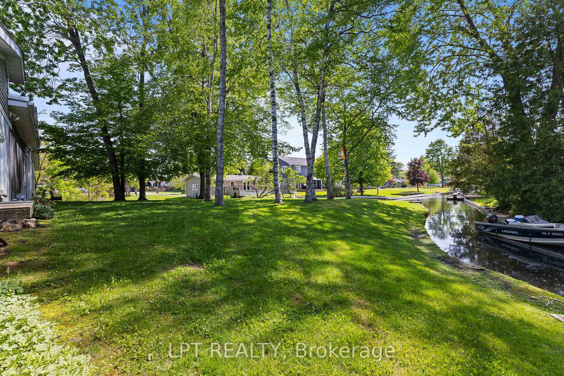 Photo 43 of 204 The Queensway, Georgina, Keswick South — HOMEH