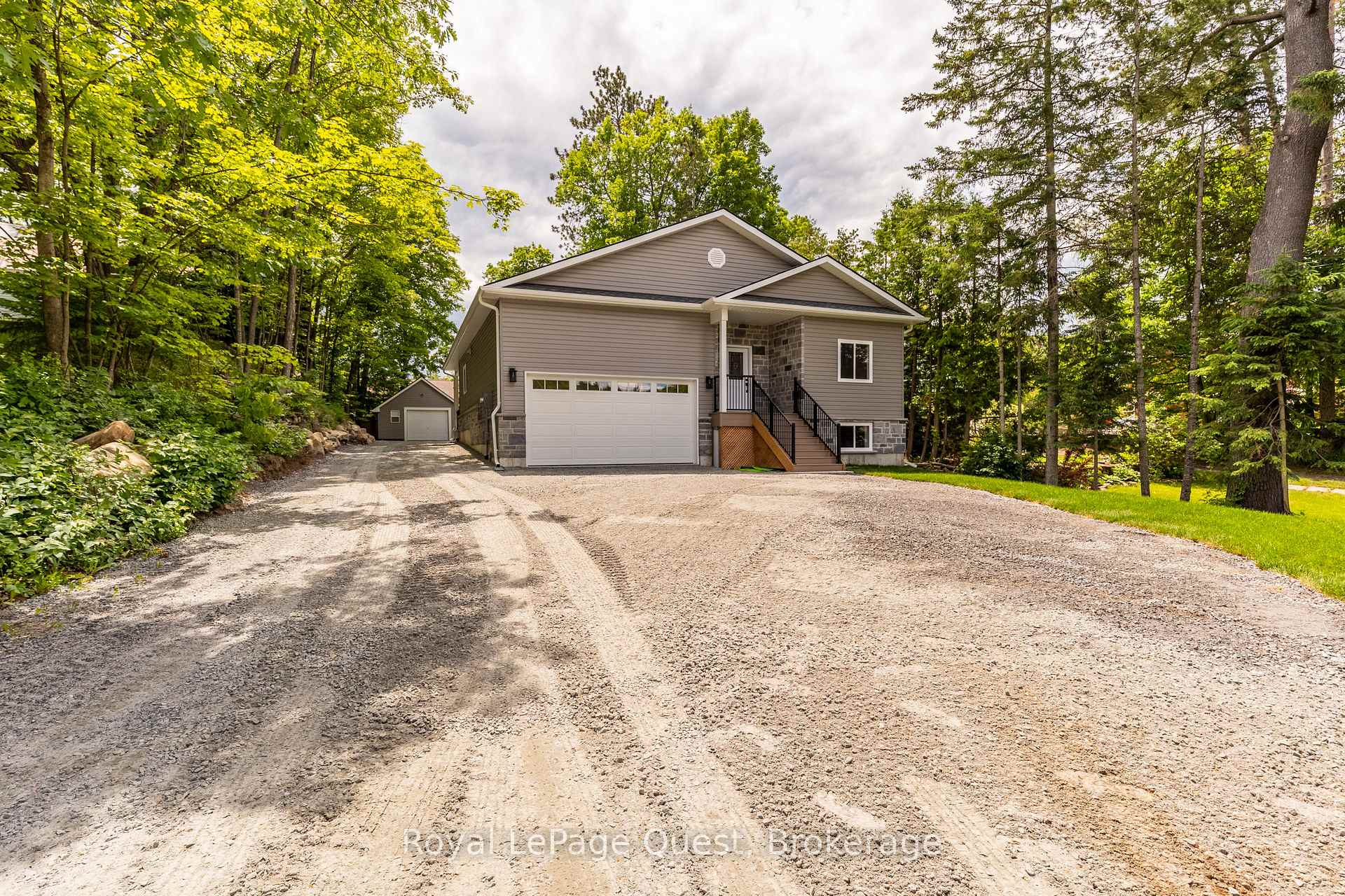 Photo 12 of 3469 Riverdale Drive, Severn, Washago — HOMEH