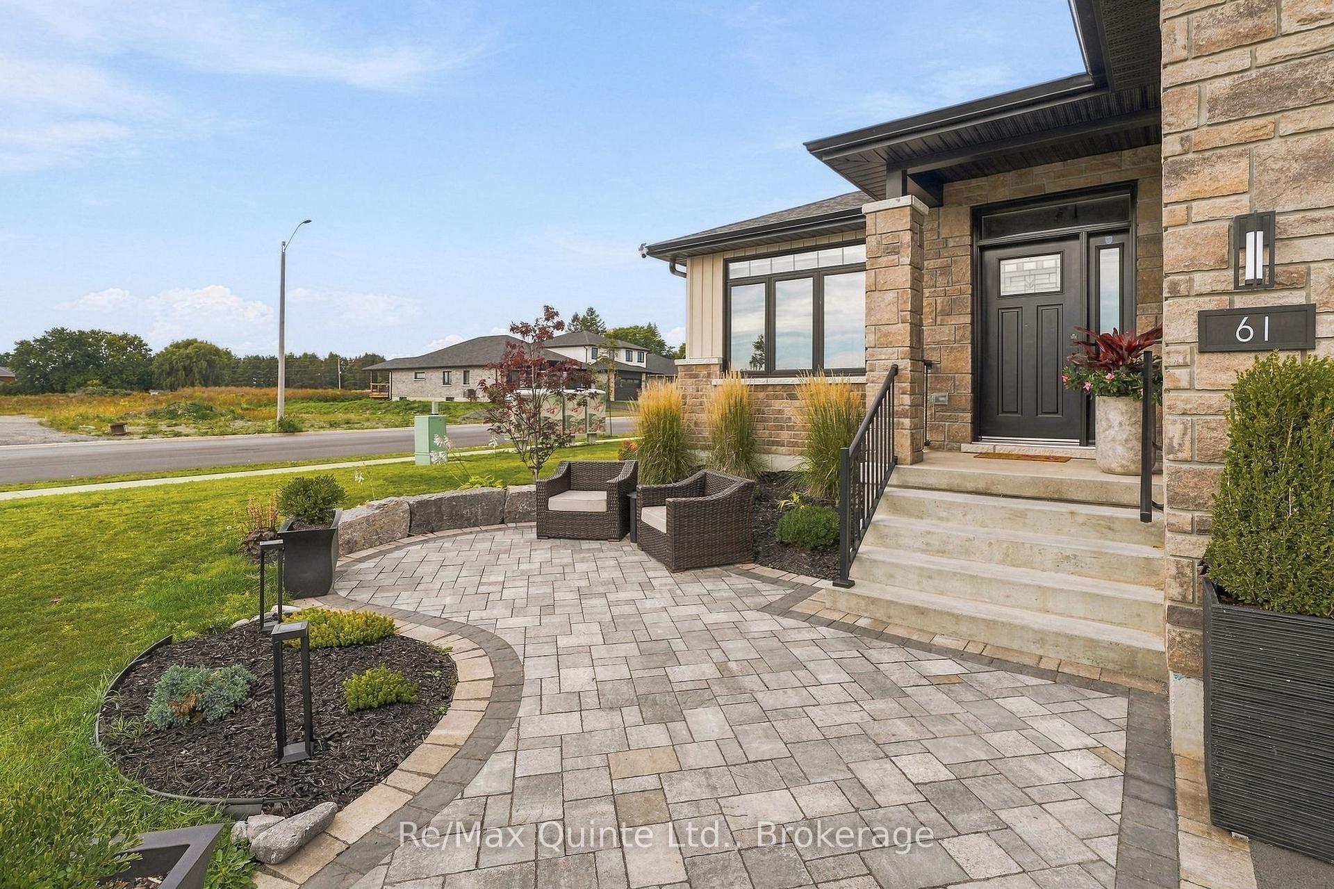 Photo 5 of 61 Hastings Park Drive, Belleville, Belleville Ward — HOMEH