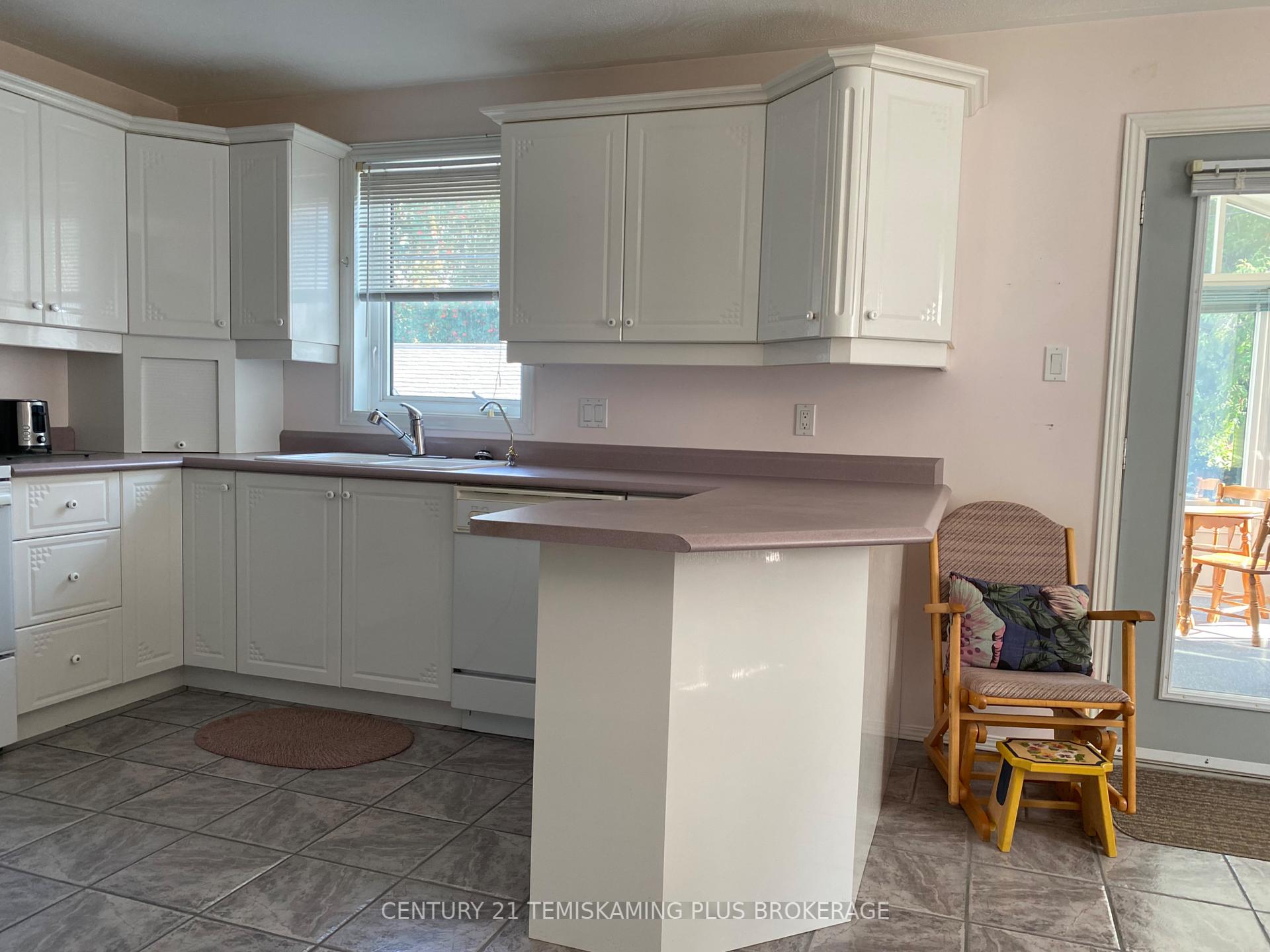 Photo 3 of 430 Main Street, Temiskaming Shores, Haileybury — HOMEH