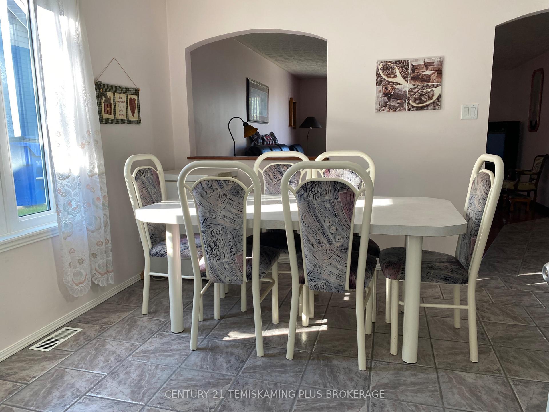 Photo 4 of 430 Main Street, Temiskaming Shores, Haileybury — HOMEH