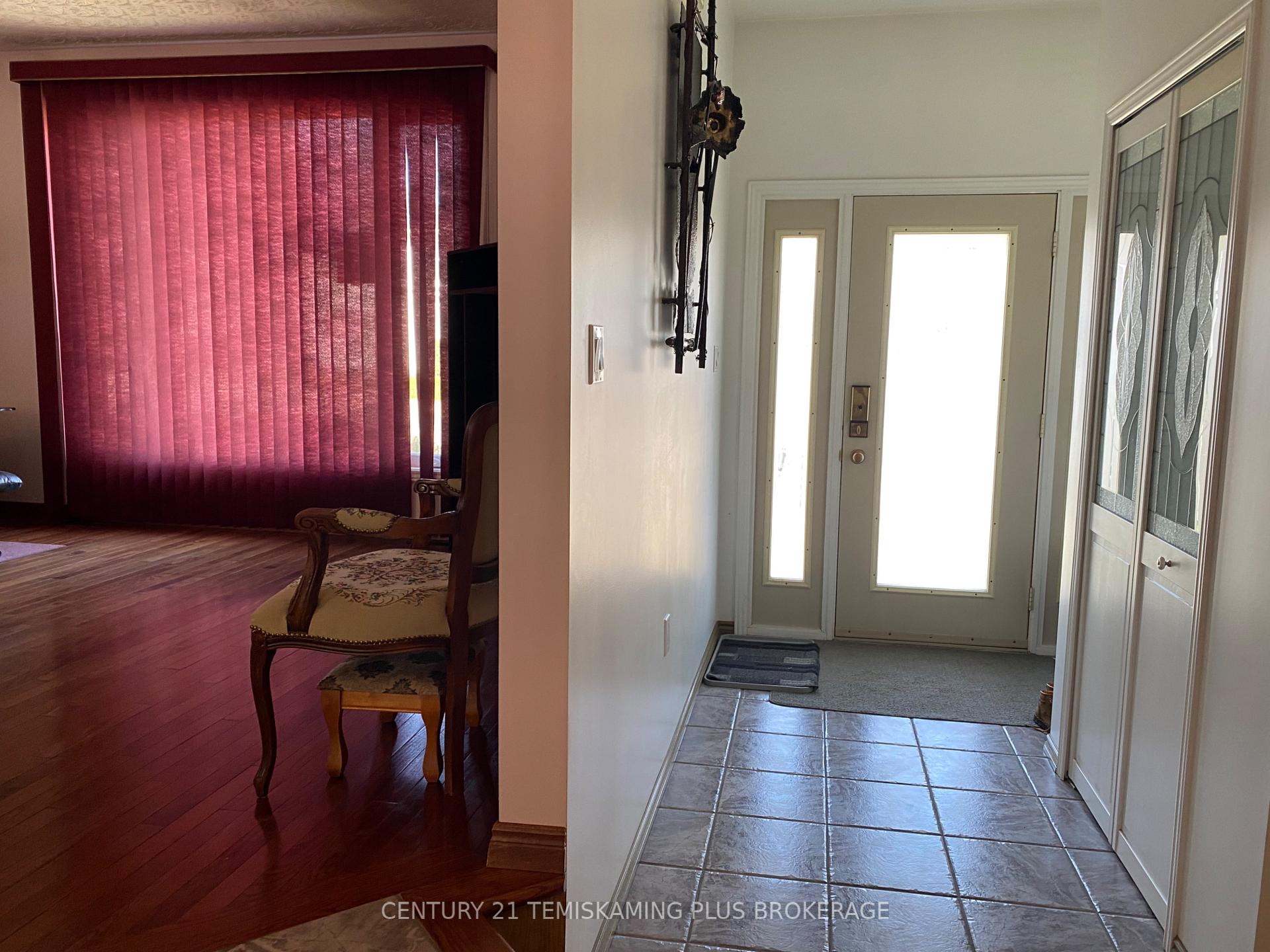 Photo 14 of 430 Main Street, Temiskaming Shores, Haileybury — HOMEH