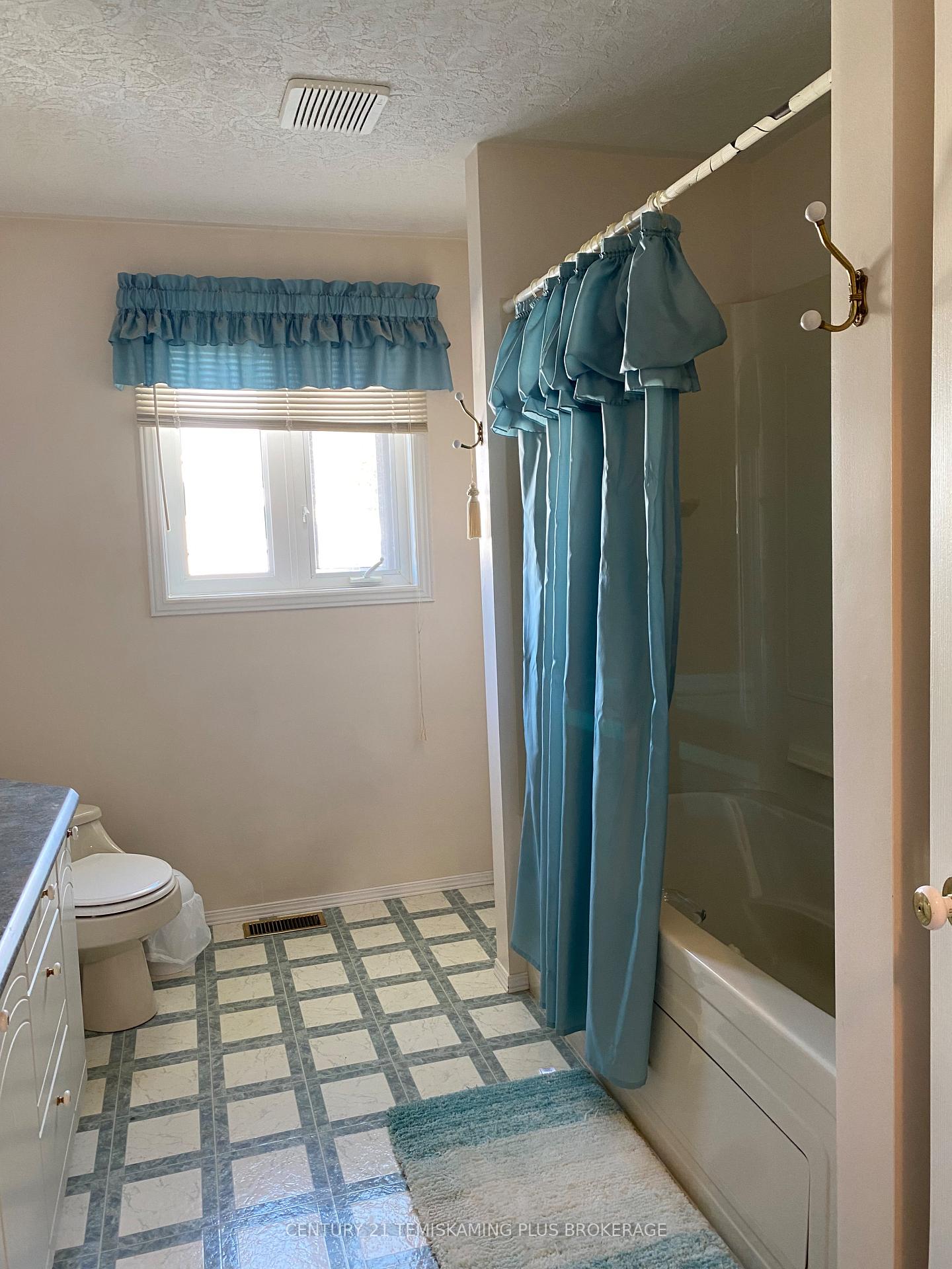 Photo 27 of 430 Main Street, Temiskaming Shores, Haileybury — HOMEH