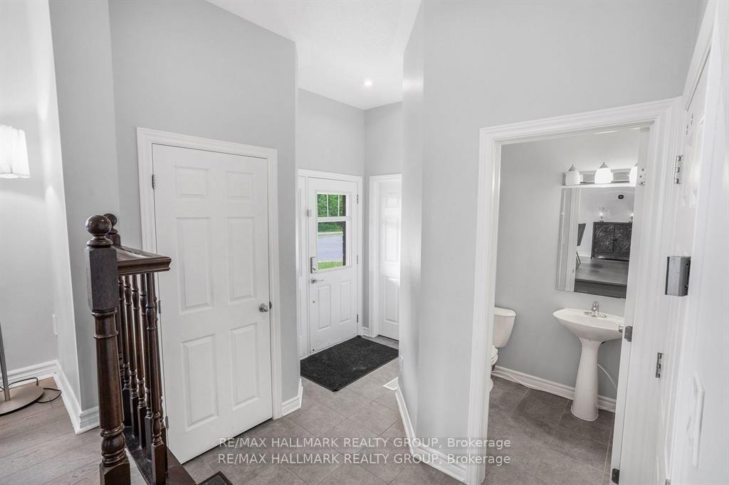Photo 3 of 100 Lerta Way, Ottawa, Avalon West — HOMEH