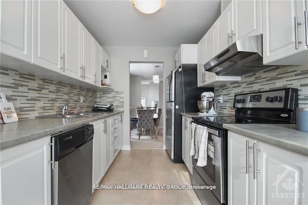 Photo 10 of 100 Lerta Way, Ottawa, Avalon West — HOMEH