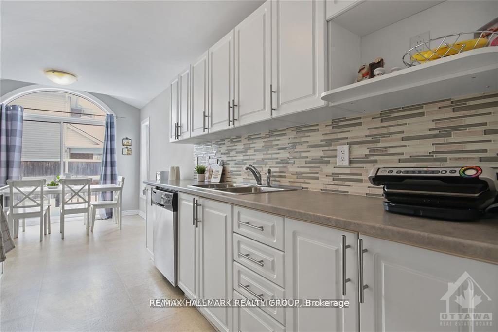 Photo 11 of 100 Lerta Way, Ottawa, Avalon West — HOMEH