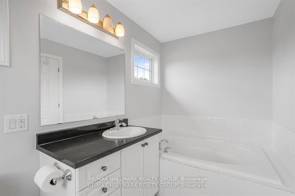 Photo 16 of 100 Lerta Way, Ottawa, Avalon West — HOMEH