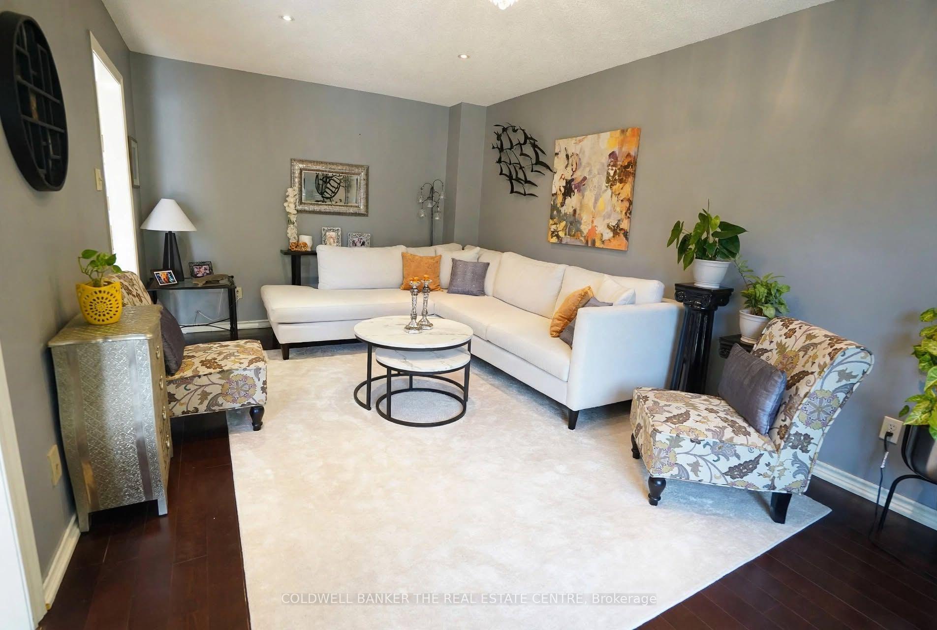 Photo 5 of 28 Fairty Drive, Markham, Middlefield — HOMEH