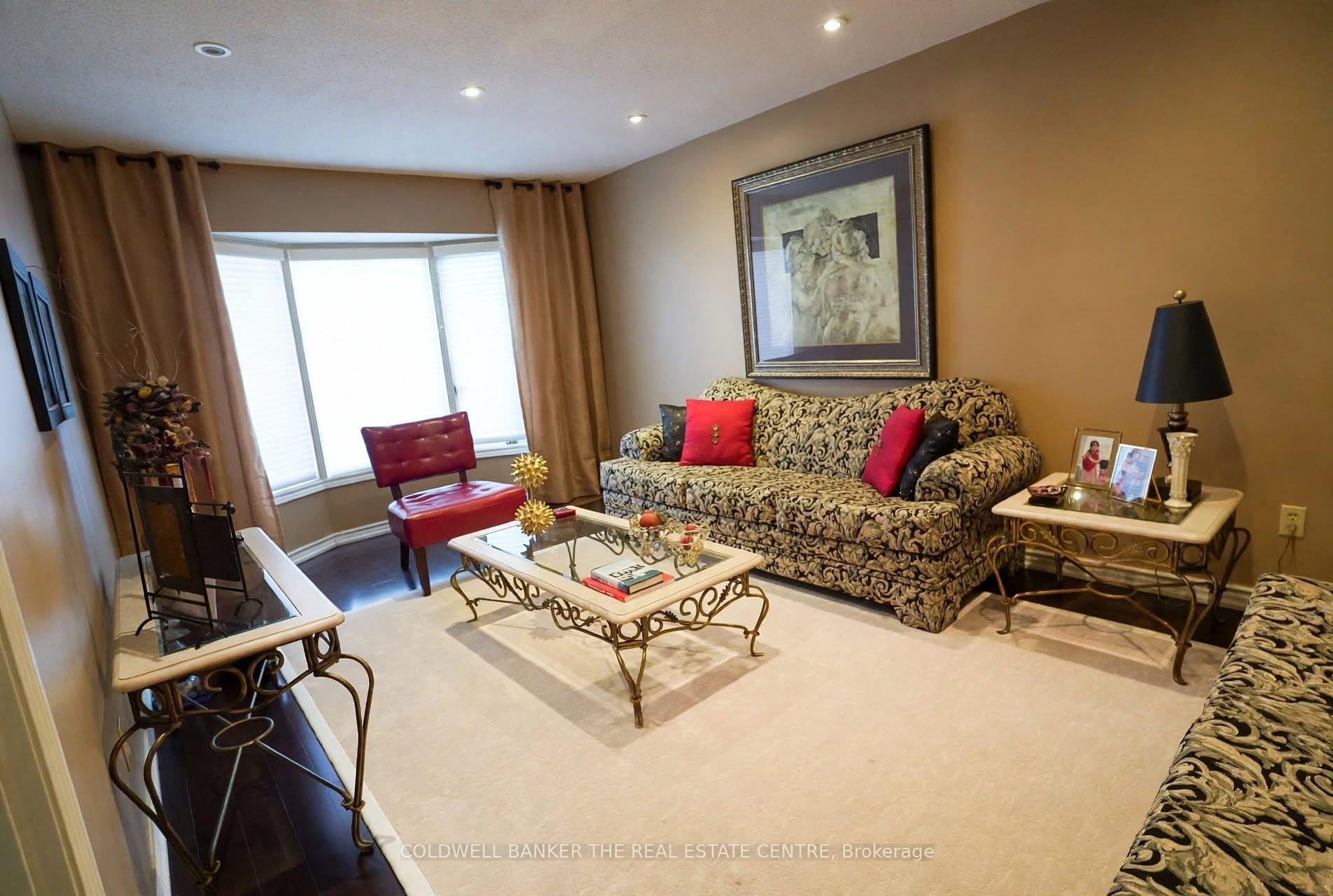 Photo 6 of 28 Fairty Drive, Markham, Middlefield — HOMEH