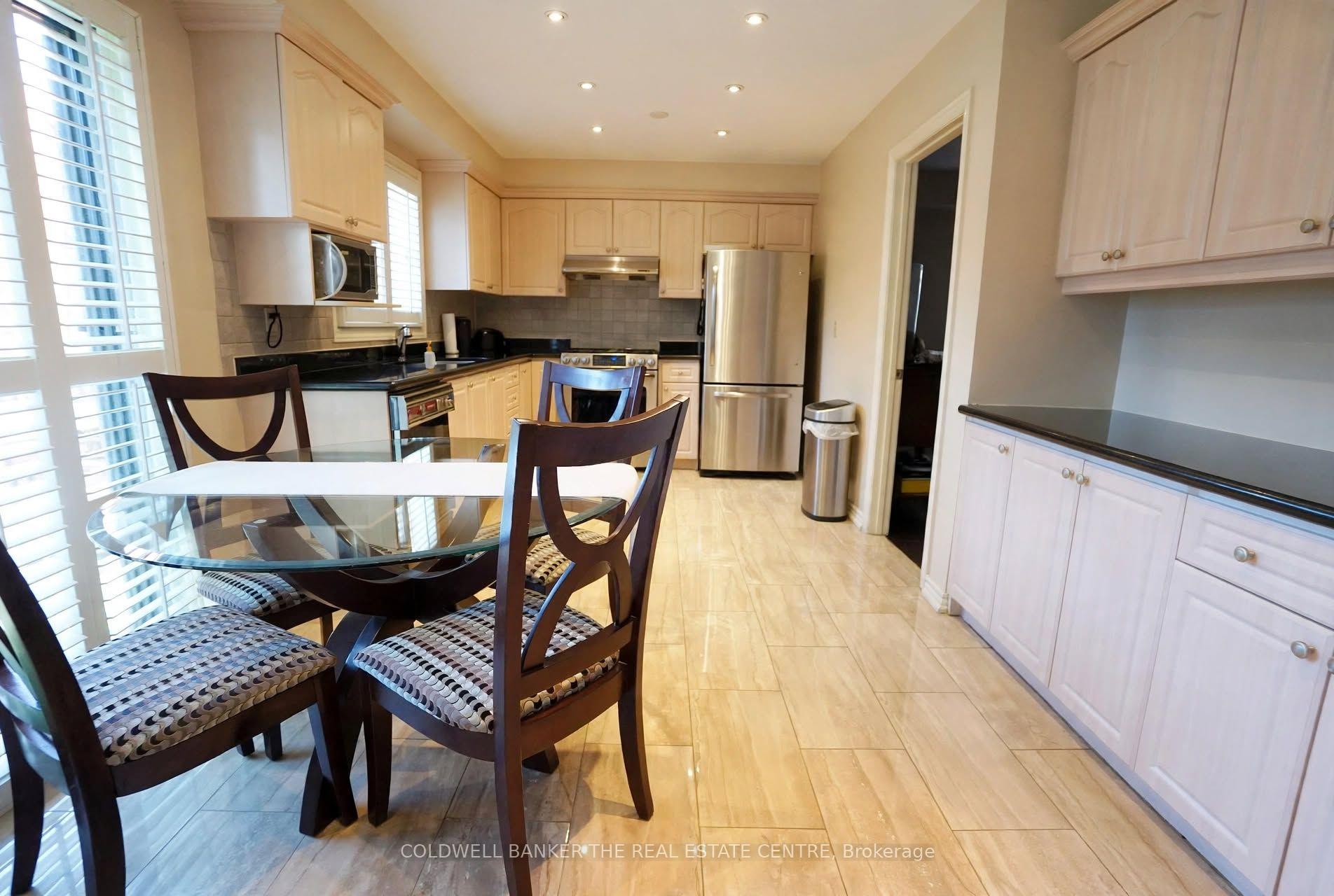 Photo 8 of 28 Fairty Drive, Markham, Middlefield — HOMEH