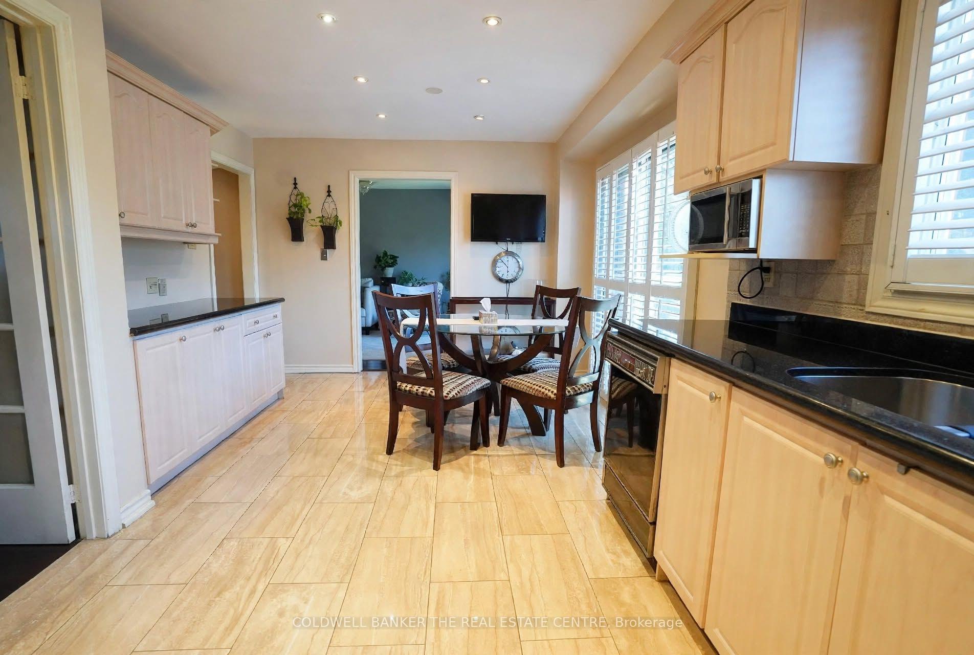 Photo 9 of 28 Fairty Drive, Markham, Middlefield — HOMEH
