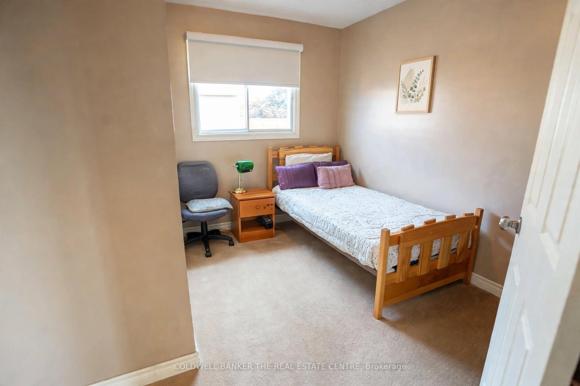 Photo 14 of 28 Fairty Drive, Markham, Middlefield — HOMEH